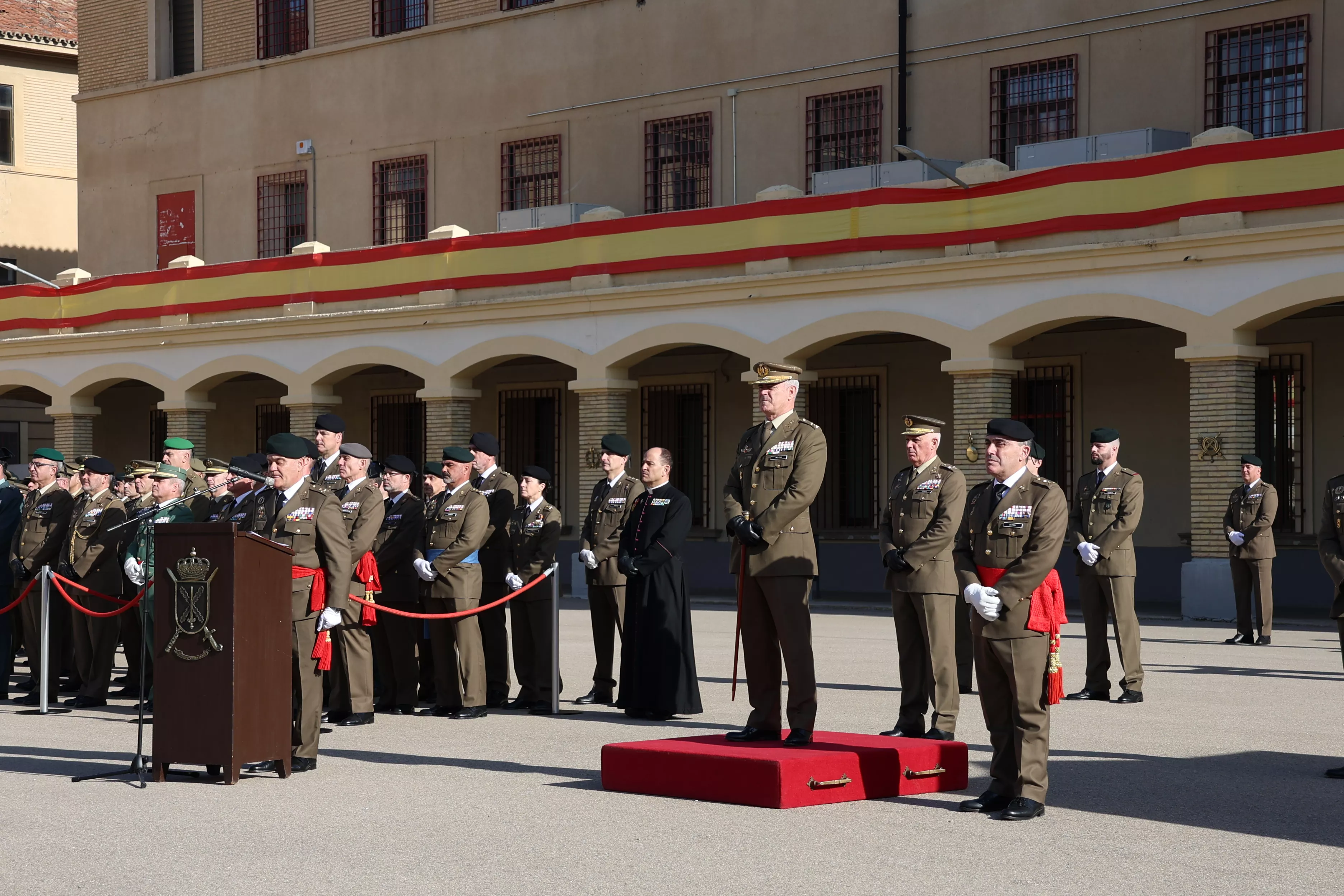 Toma de posesión del general Cepeda como jefe de la División Castillejos. Foto División Castillejos