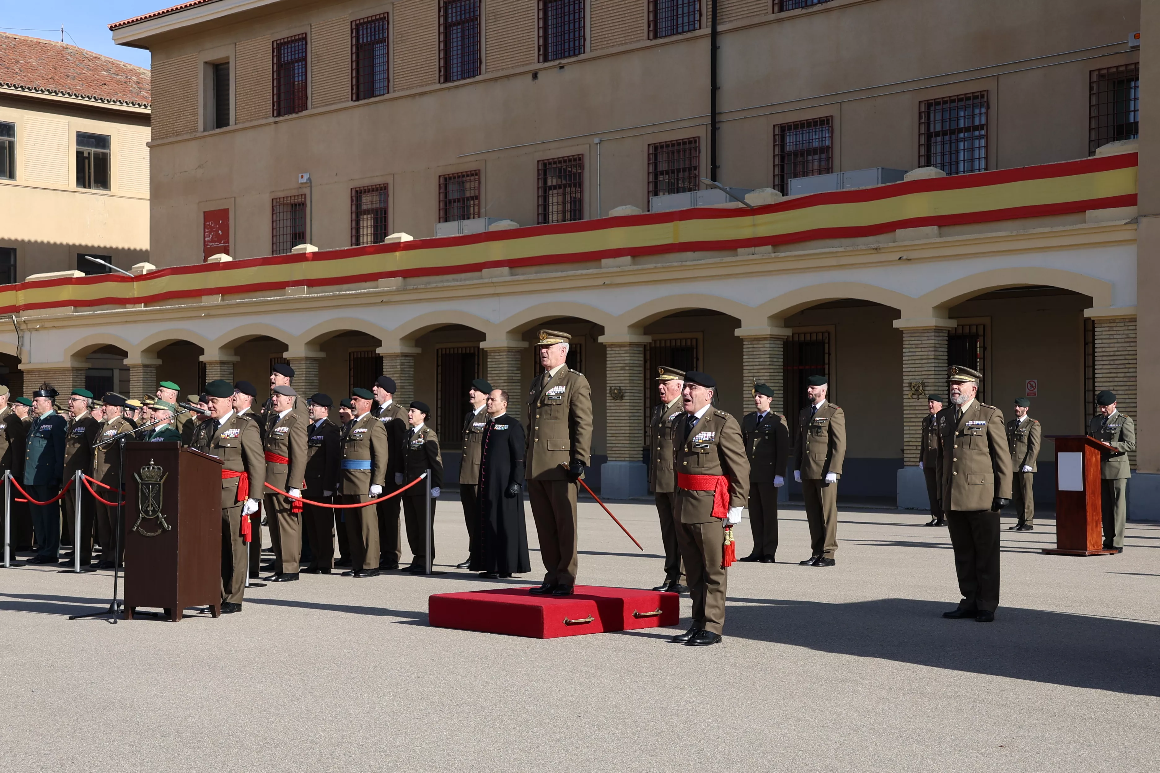 Toma de posesión del general Cepeda como jefe de la División Castillejos. Foto División Castillejos