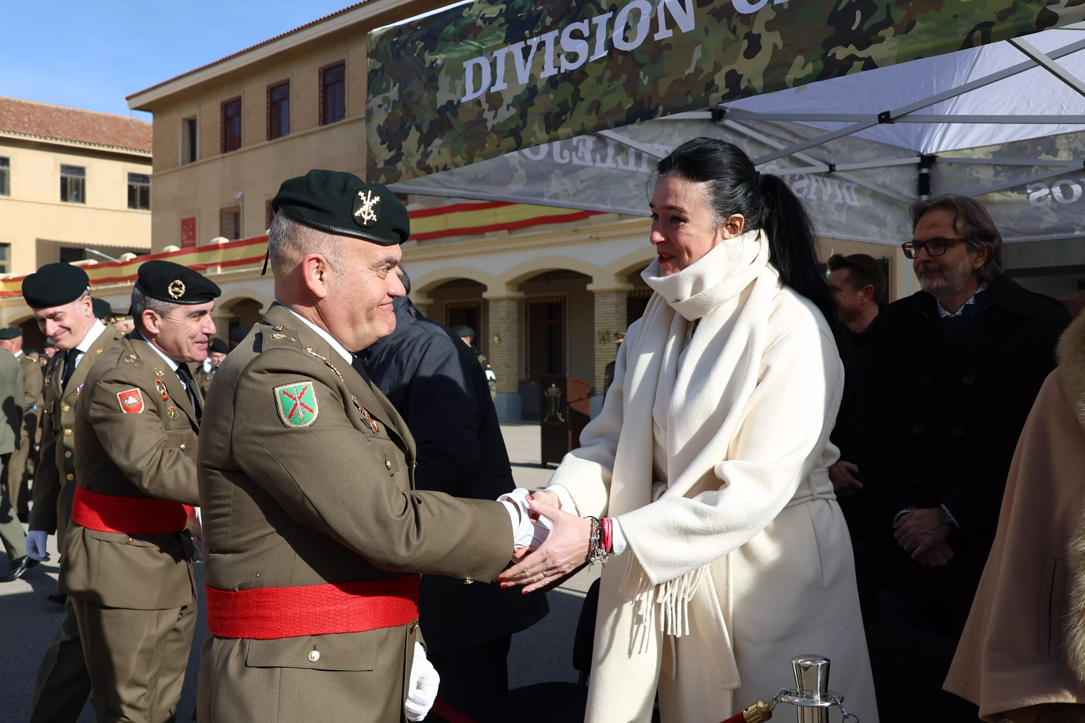 Toma de posesión del general Cepeda como jefe de la División Castillejos. Foto División Castillejos