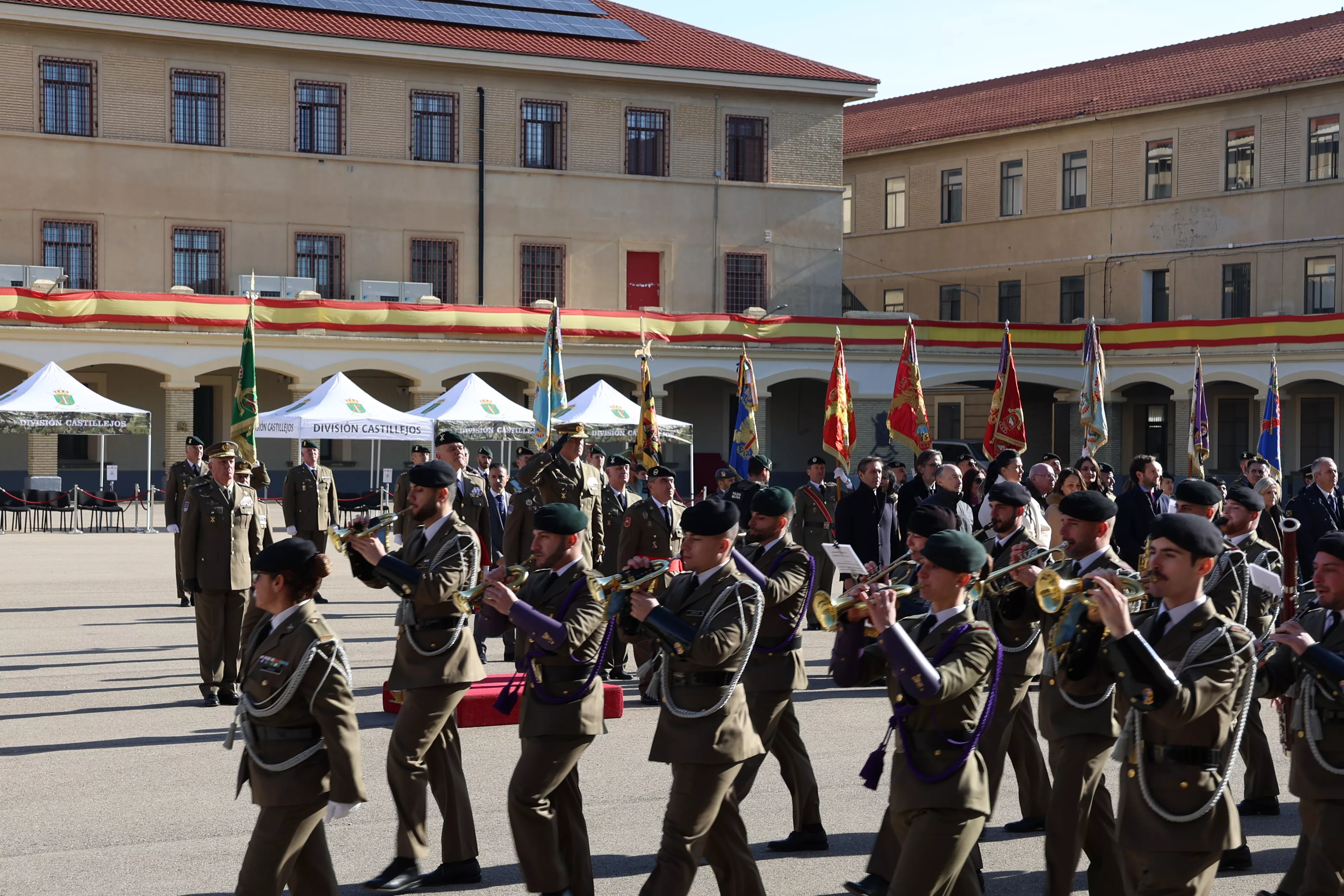 Toma de posesión del general Cepeda como jefe de la División Castillejos. Foto División Castillejos