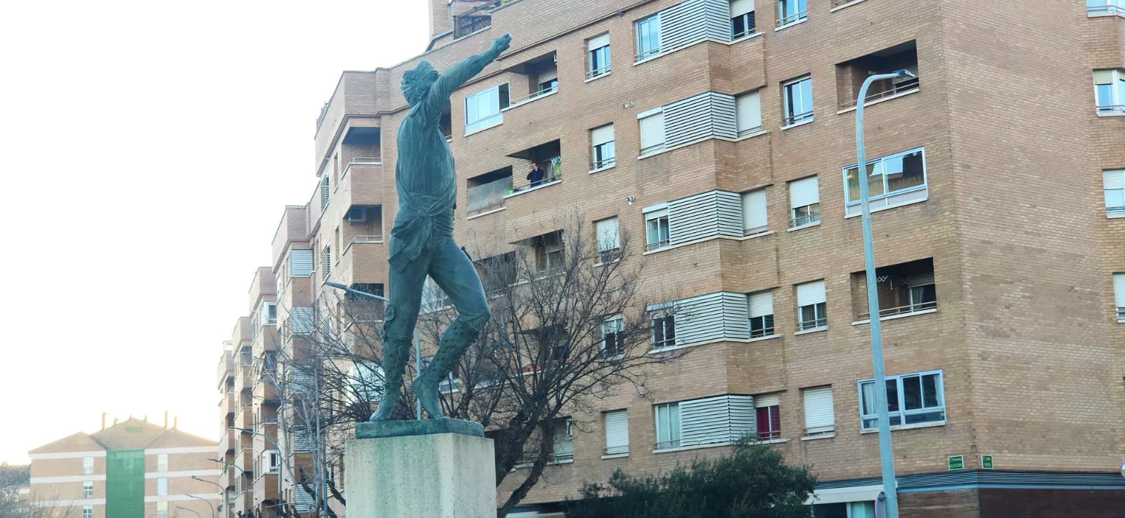 Monumento a los Danzantes en Huesca