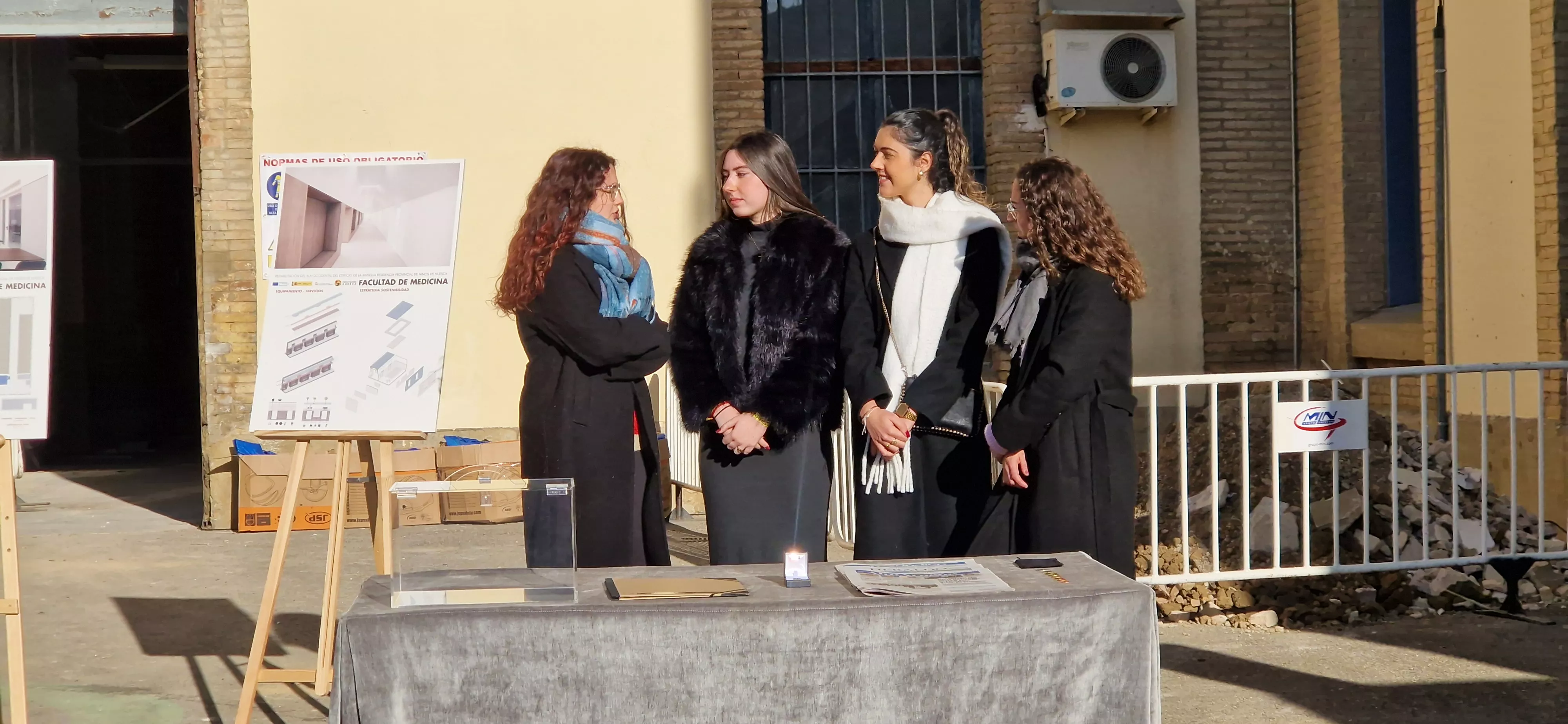Primera piedra de la Facultad de Medicina de Huesca. Foto Myriam Martínez 