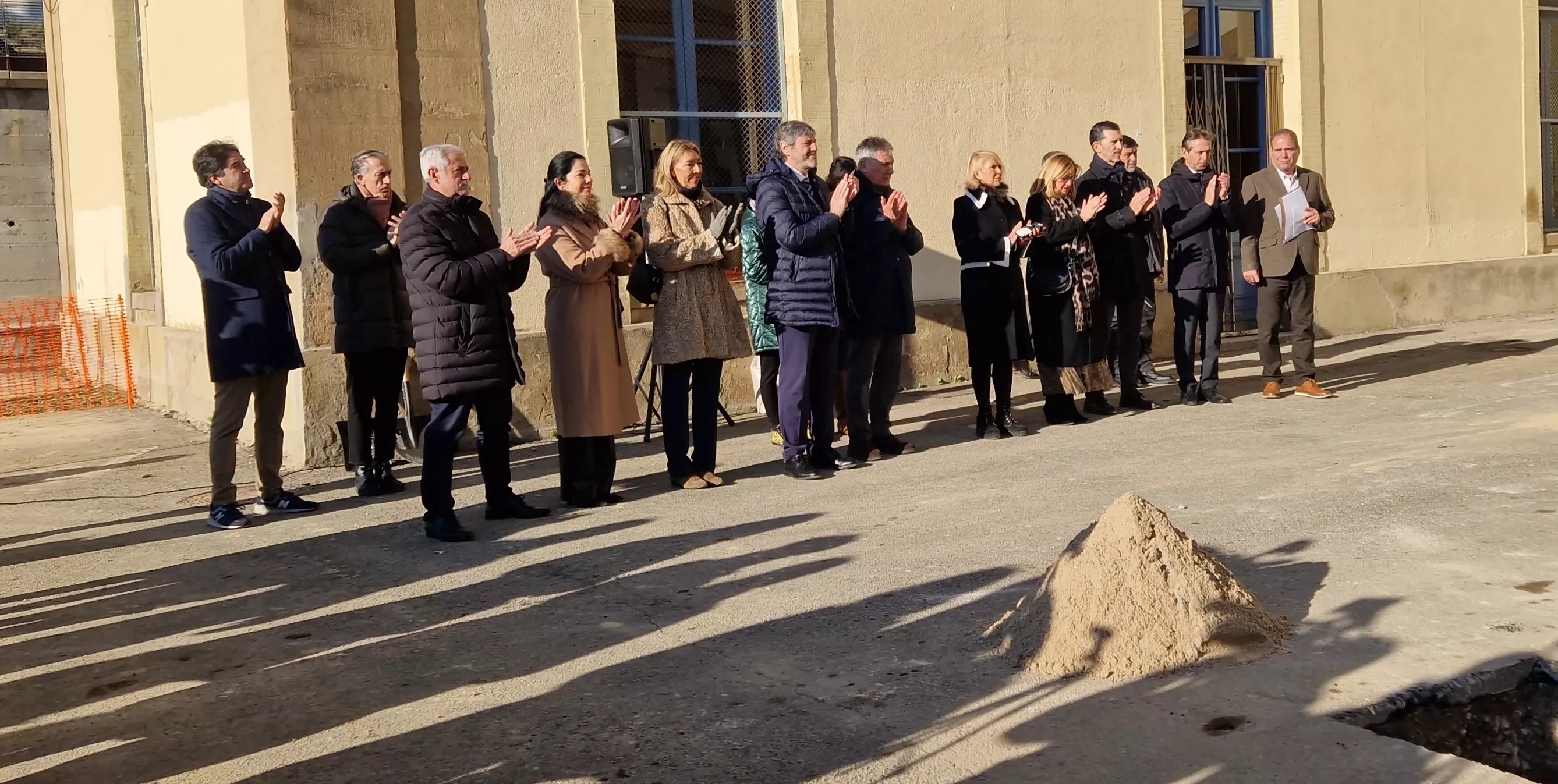 Primera piedra de la Facultad de Medicina de Huesca. Foto Myriam Martínez 