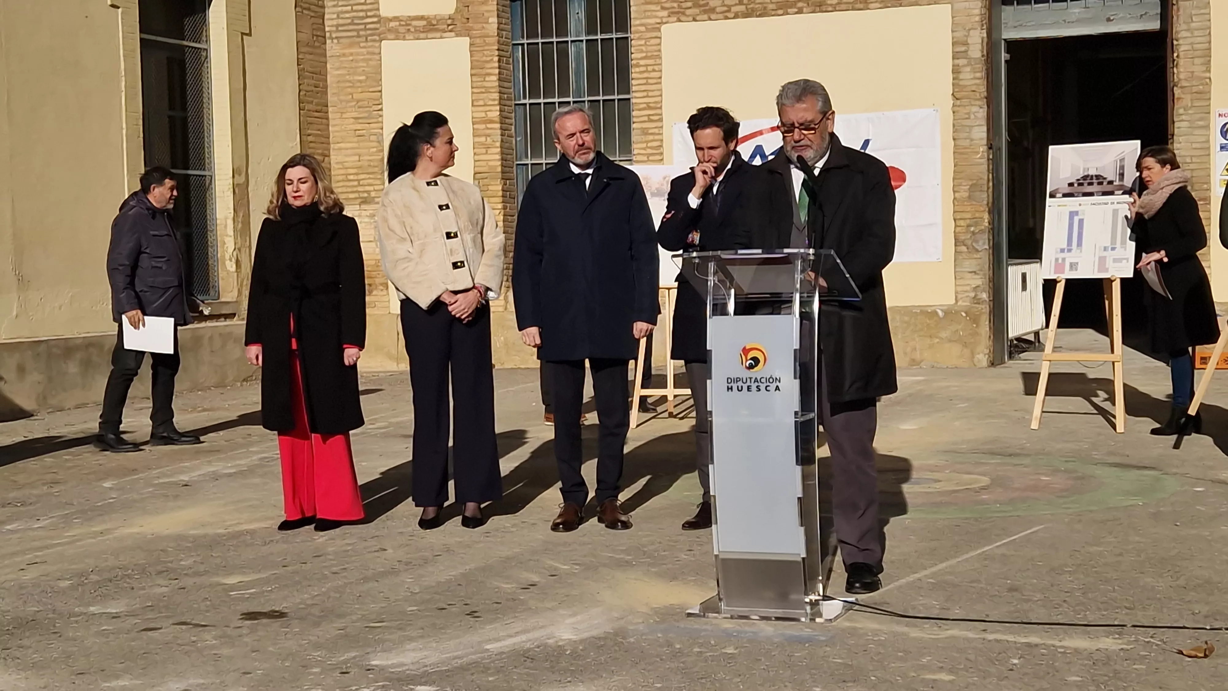 Primera piedra de la Facultad de Medicina de Huesca. Foto Myriam Martínez 