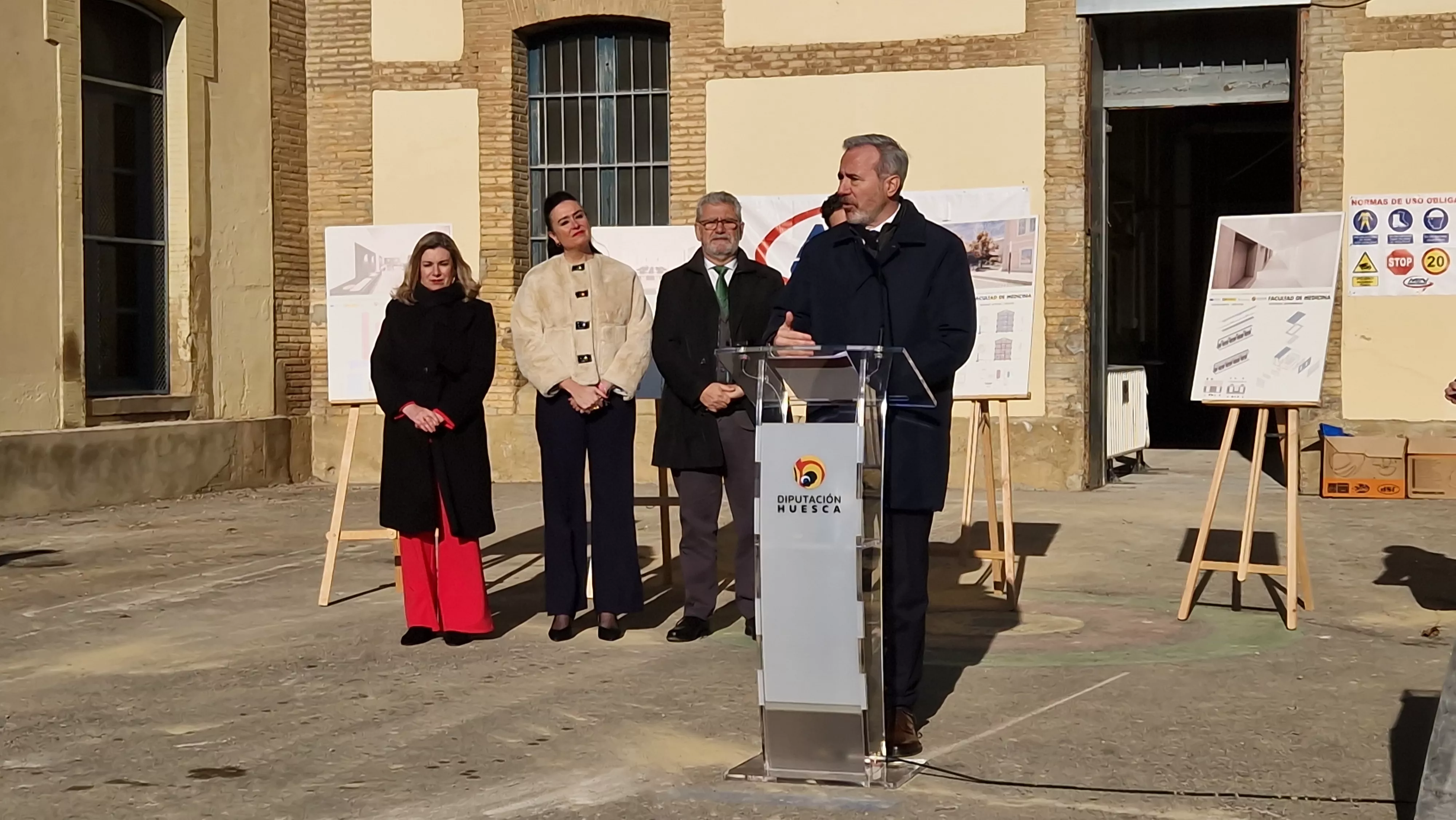 Primera piedra de la Facultad de Medicina de Huesca. Foto Myriam Martínez 