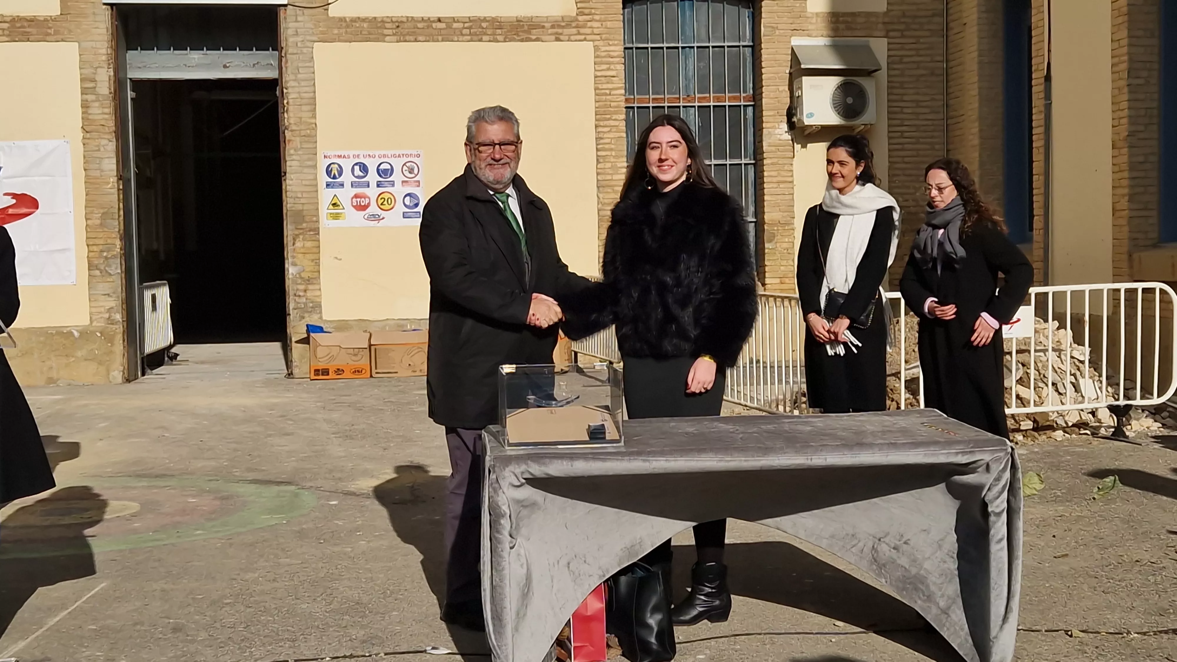 Primera piedra de la Facultad de Medicina de Huesca. Foto Myriam Martínez 