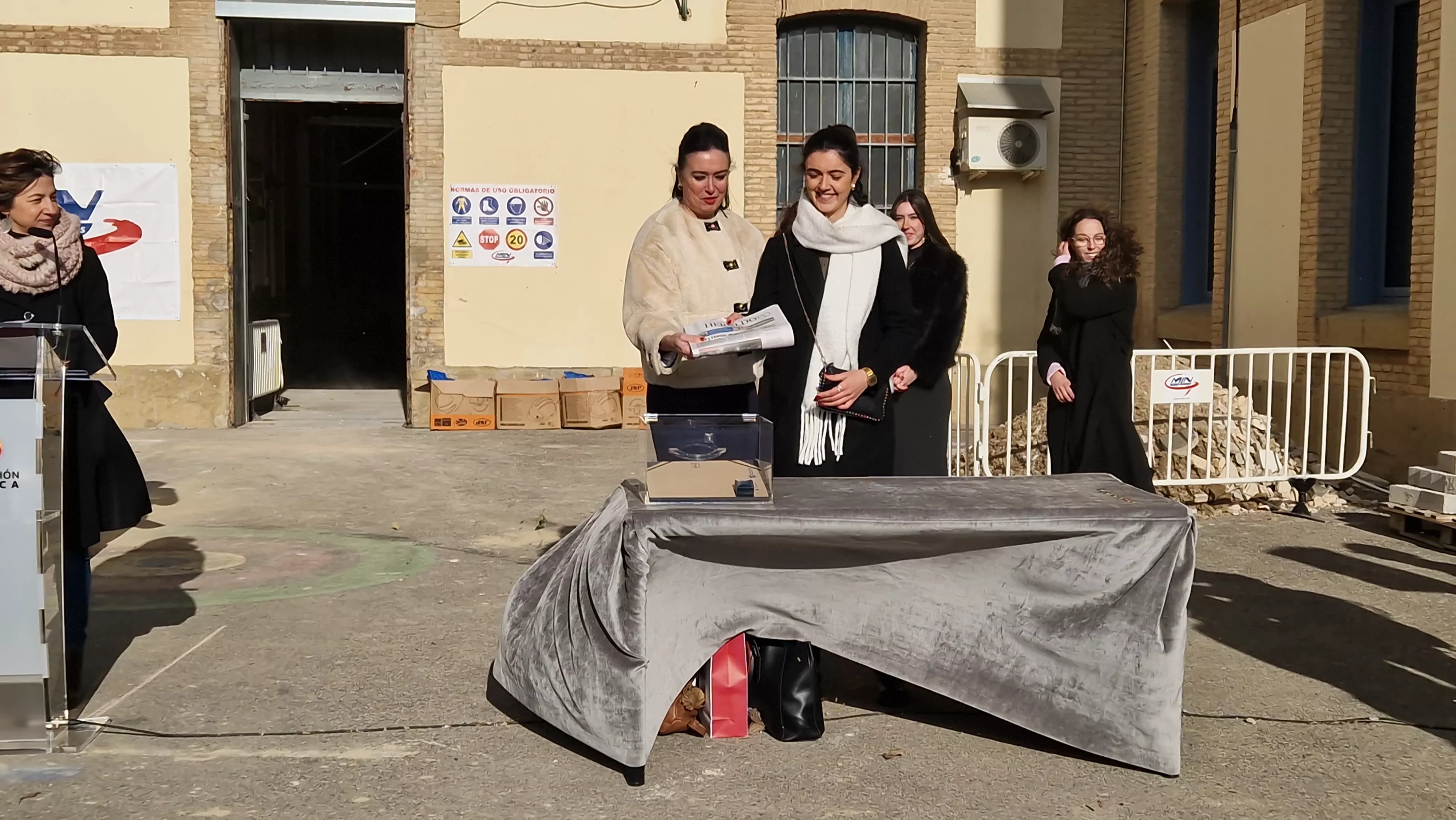 Primera piedra de la Facultad de Medicina de Huesca. Foto Myriam Martínez 