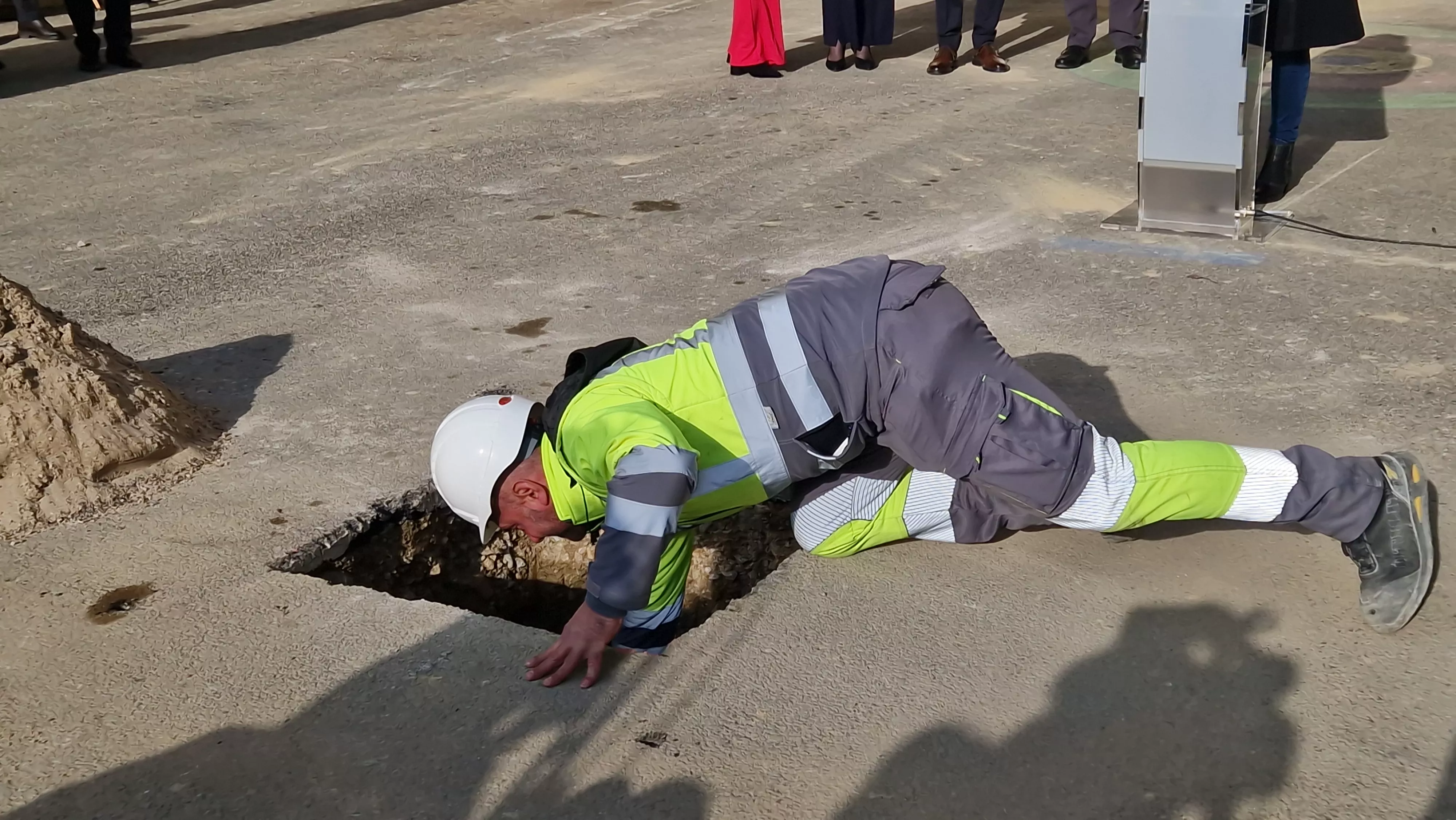Primera piedra de la Facultad de Medicina de Huesca. Foto Myriam Martínez 