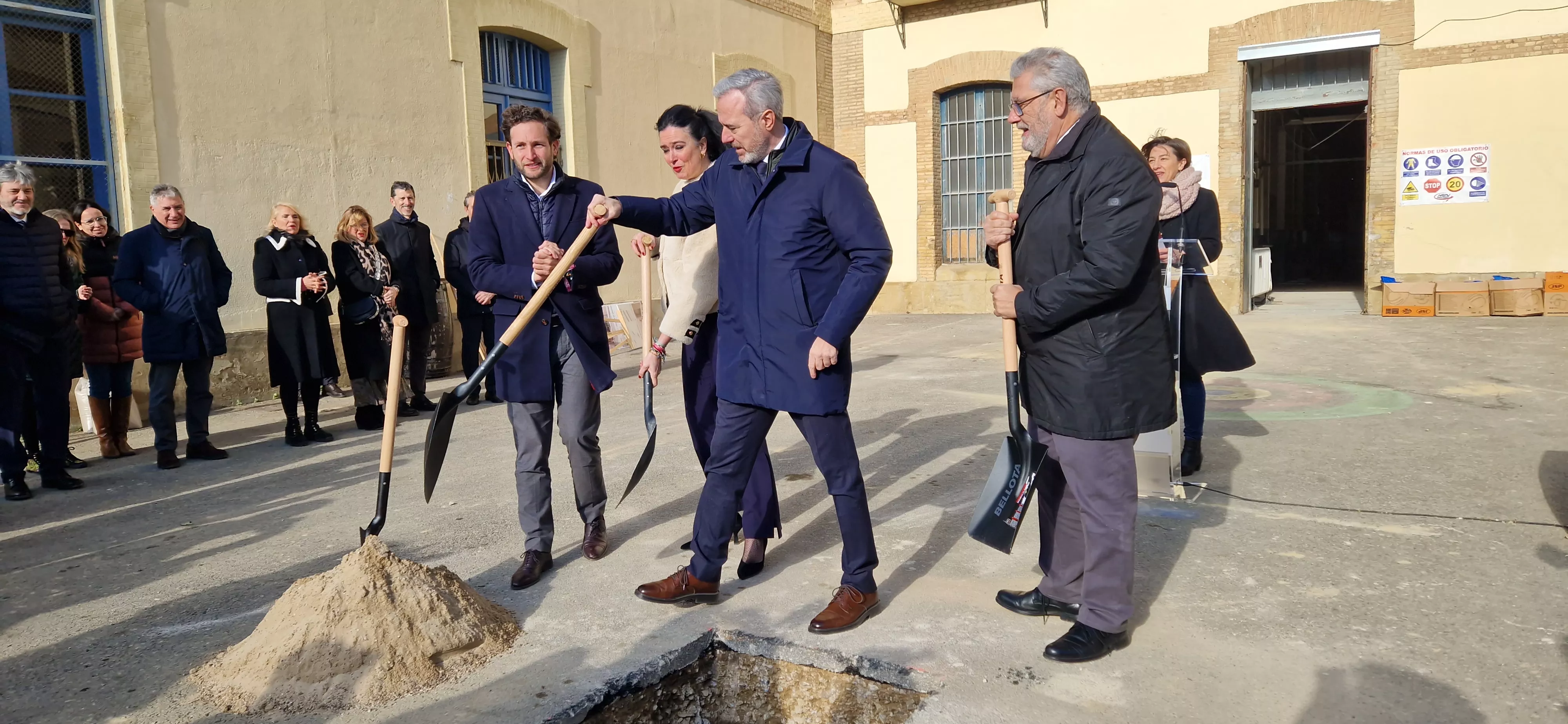 Primera piedra de la Facultad de Medicina de Huesca. Foto Myriam Martínez 