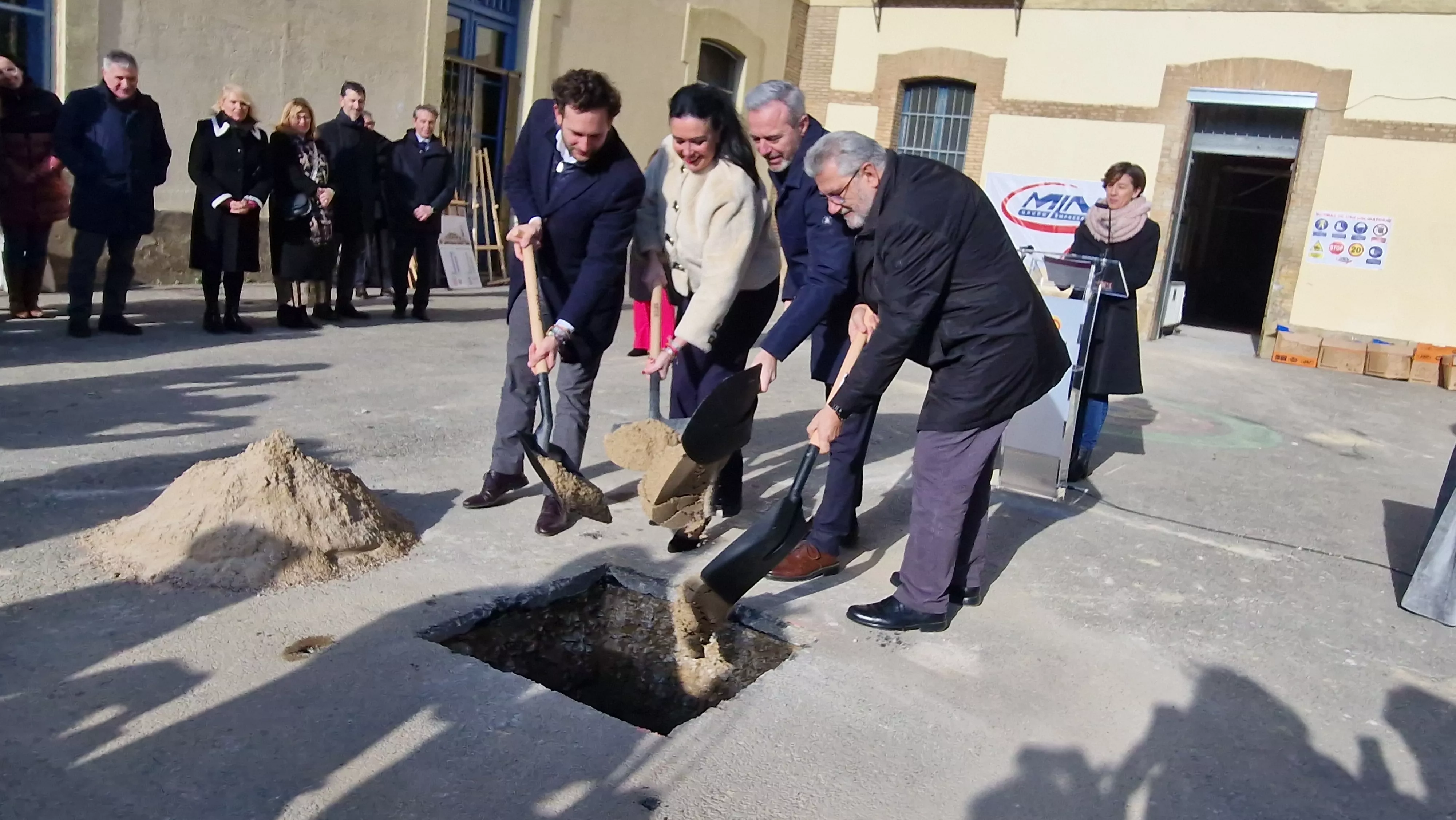 Primera piedra de la Facultad de Medicina de Huesca. Foto Myriam Martínez 