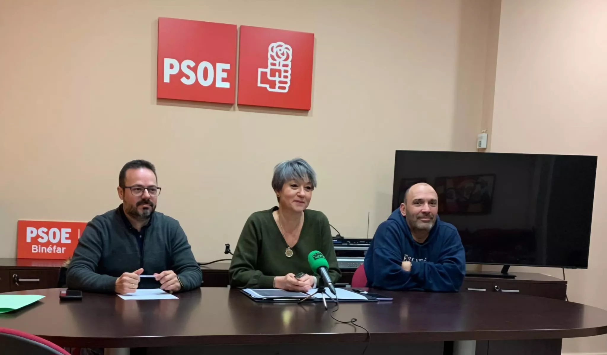 Los portavoces de PSOE, CHA y Cambiar Binéfar durante la rueda de prensa.