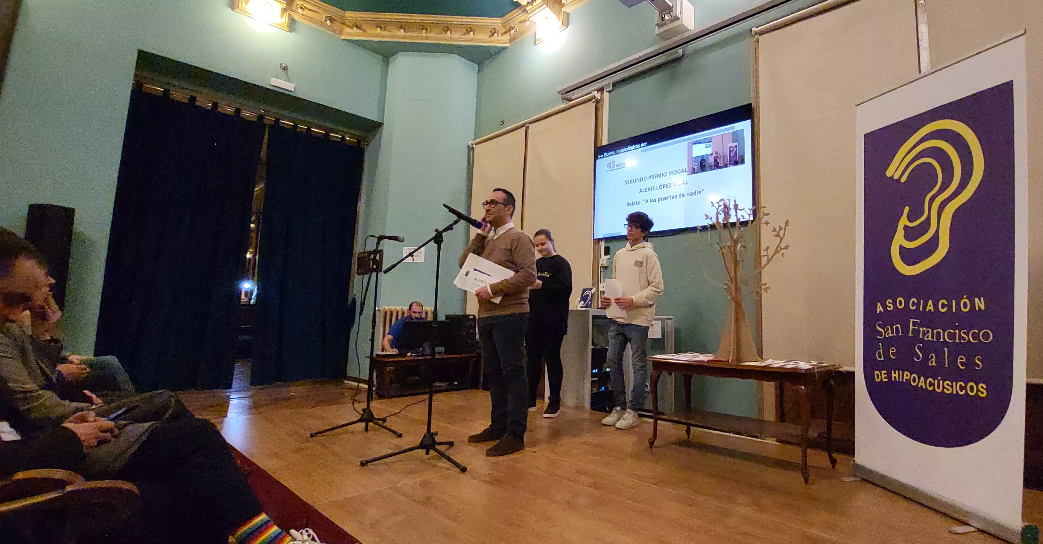 Acto de entrega de premios del IX Concurso de Relatos Cortos de la Asociación de Hipoacúsicos de Huesca. Foto Mercedes Manterola