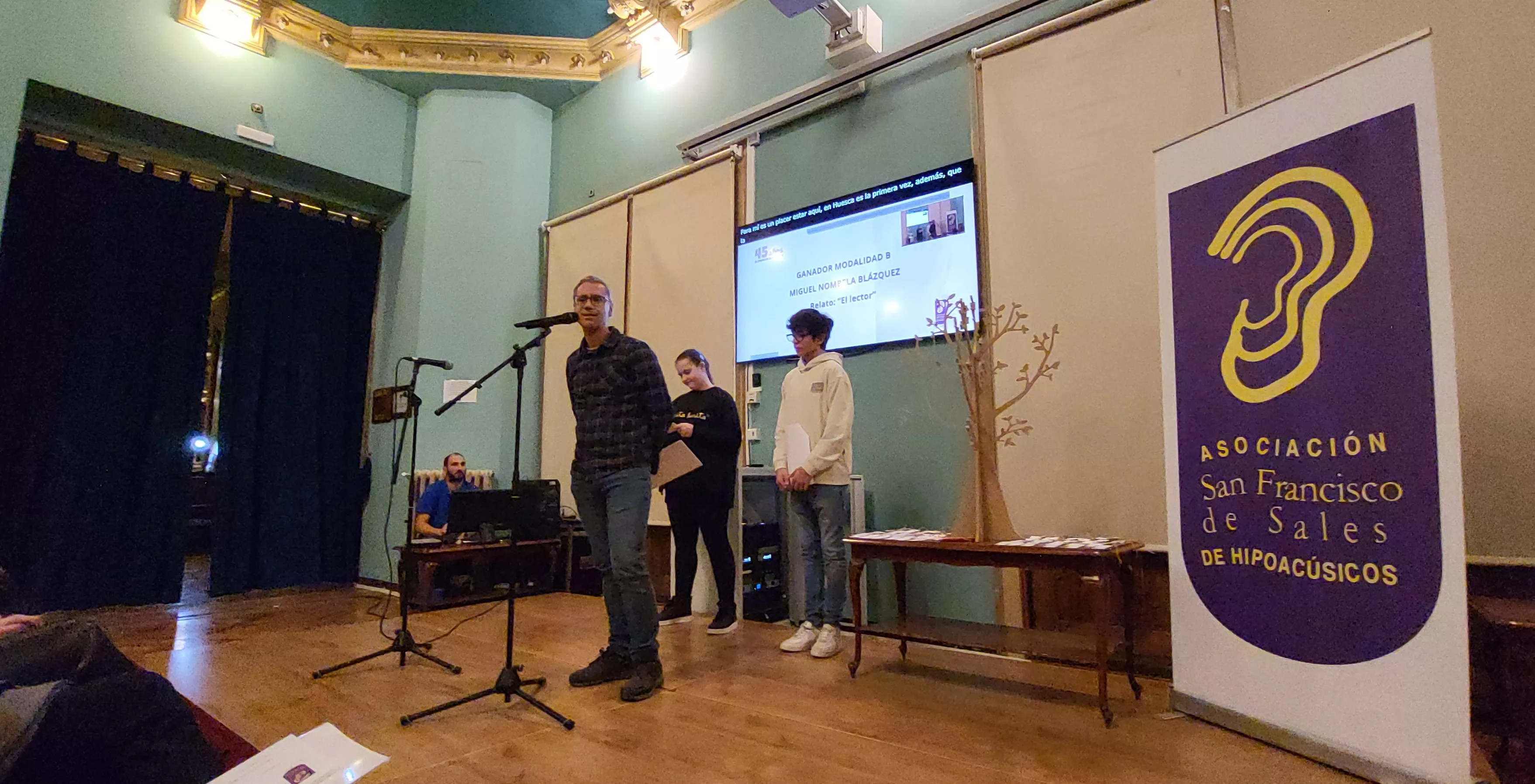 Acto de entrega de premios del IX Concurso de Relatos Cortos de la Asociación de Hipoacúsicos de Huesca. Foto Mercedes Manterola