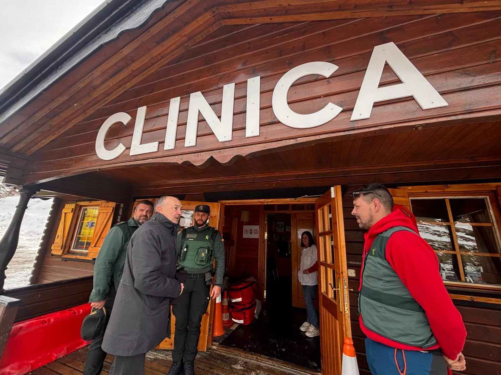 Beltrán en la zona de asistencia sanitaria de Astún.