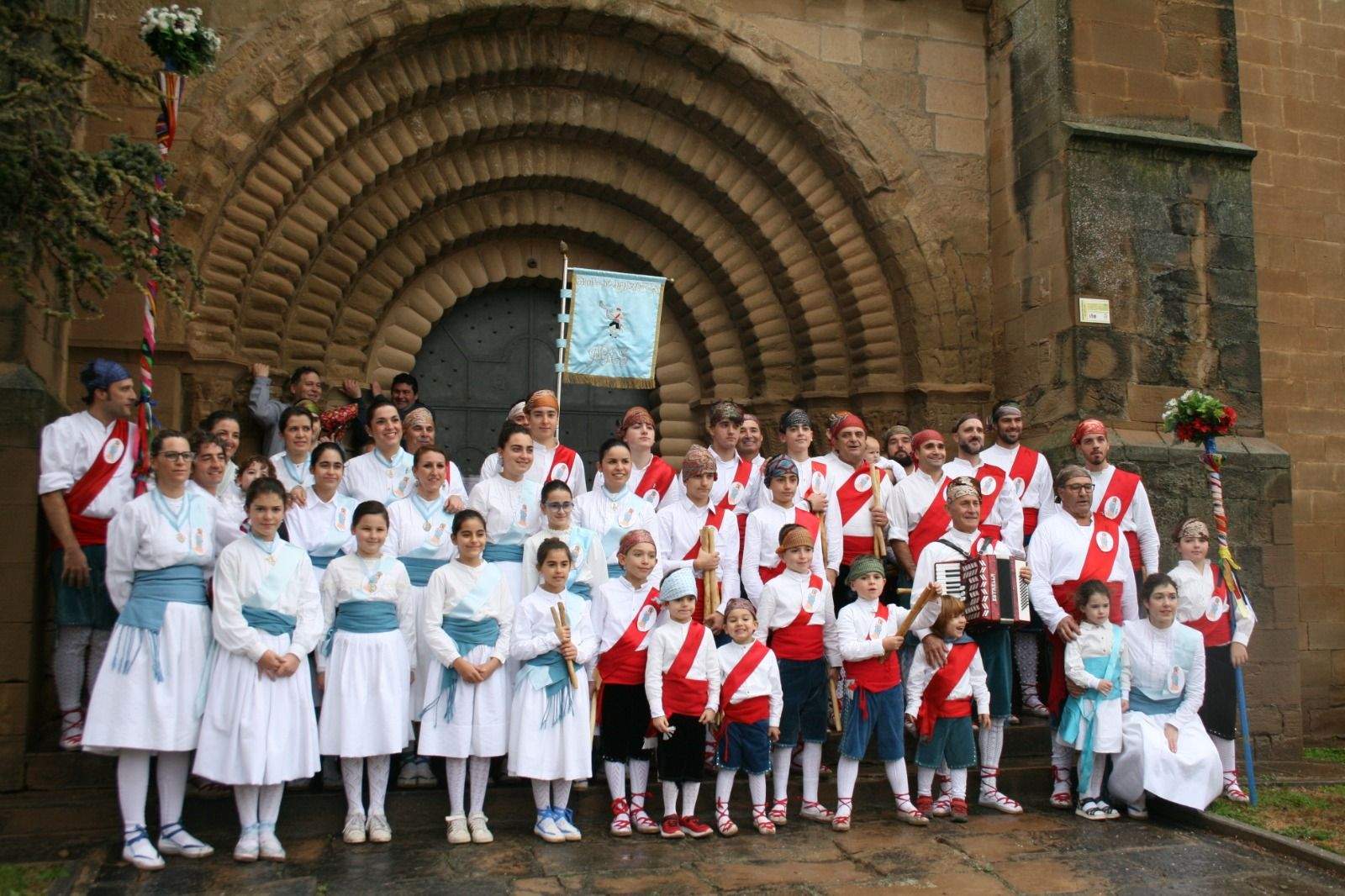 Fiestas de invierno de Apiés con el Dance como protagonista