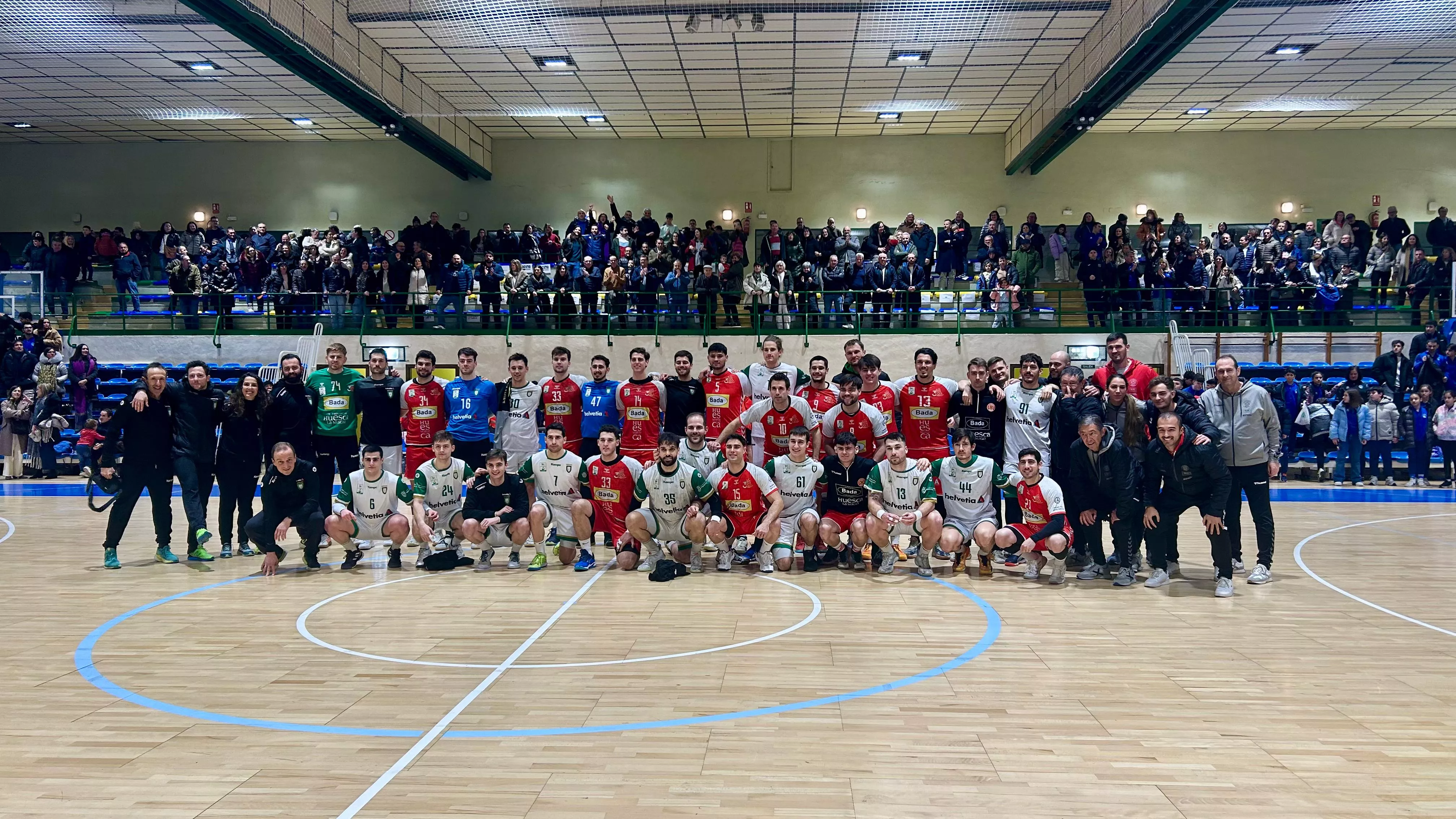Los dos equipos, Bada Huesca y Anaitasuna, en Ejea de los Caballeros