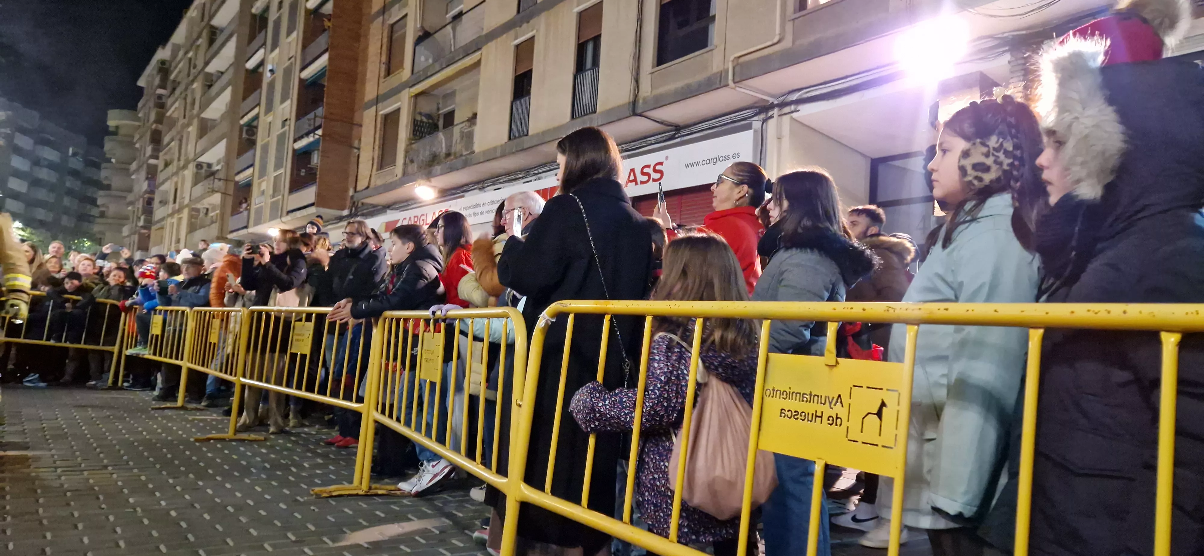Hoguera de San Antón y reparto de patatas en la plaza Santa Clara. Foto Myriam Martínez 