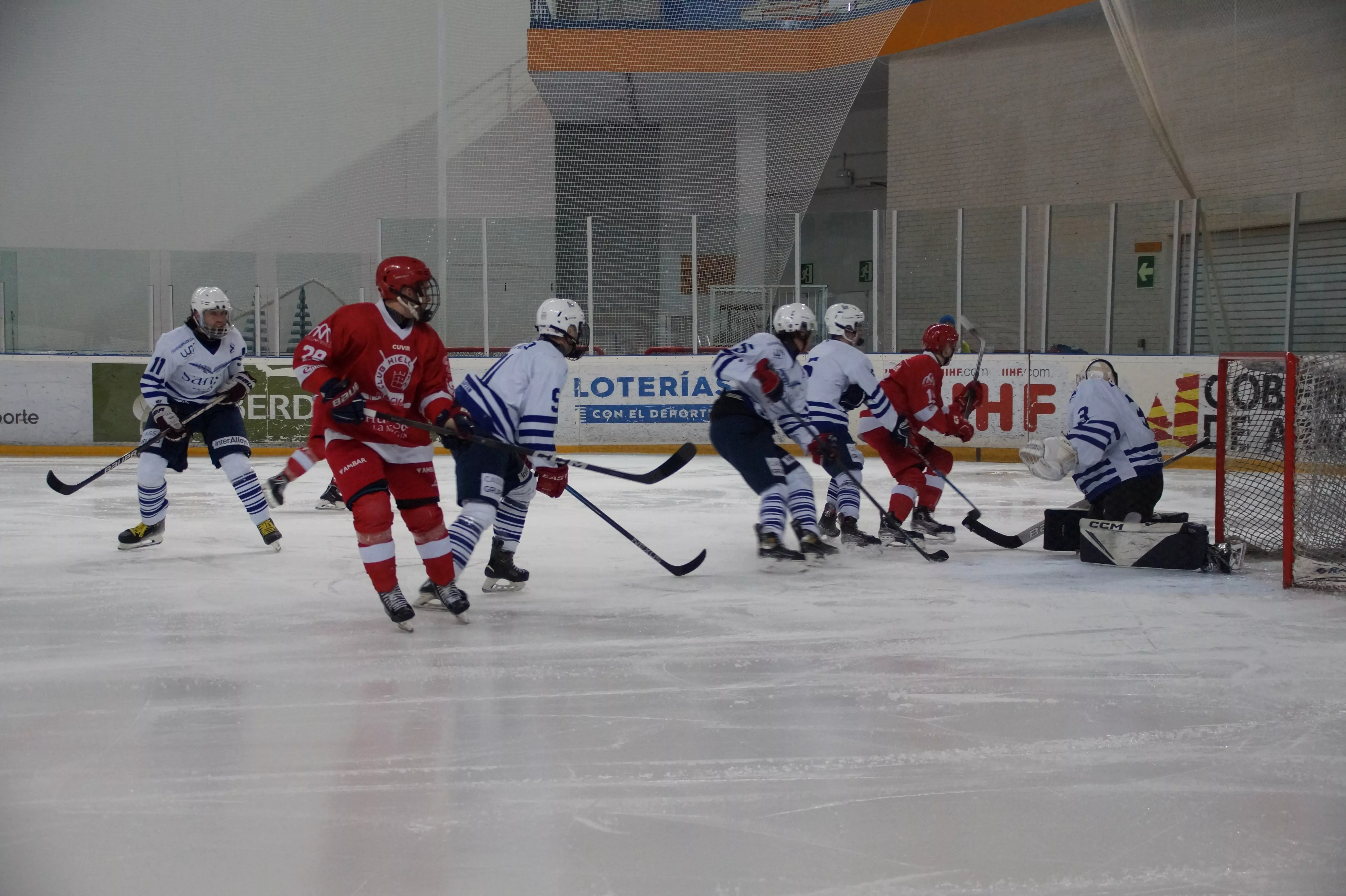 El CH Jaca goleó al Txuri. Foto: CH Jaca.