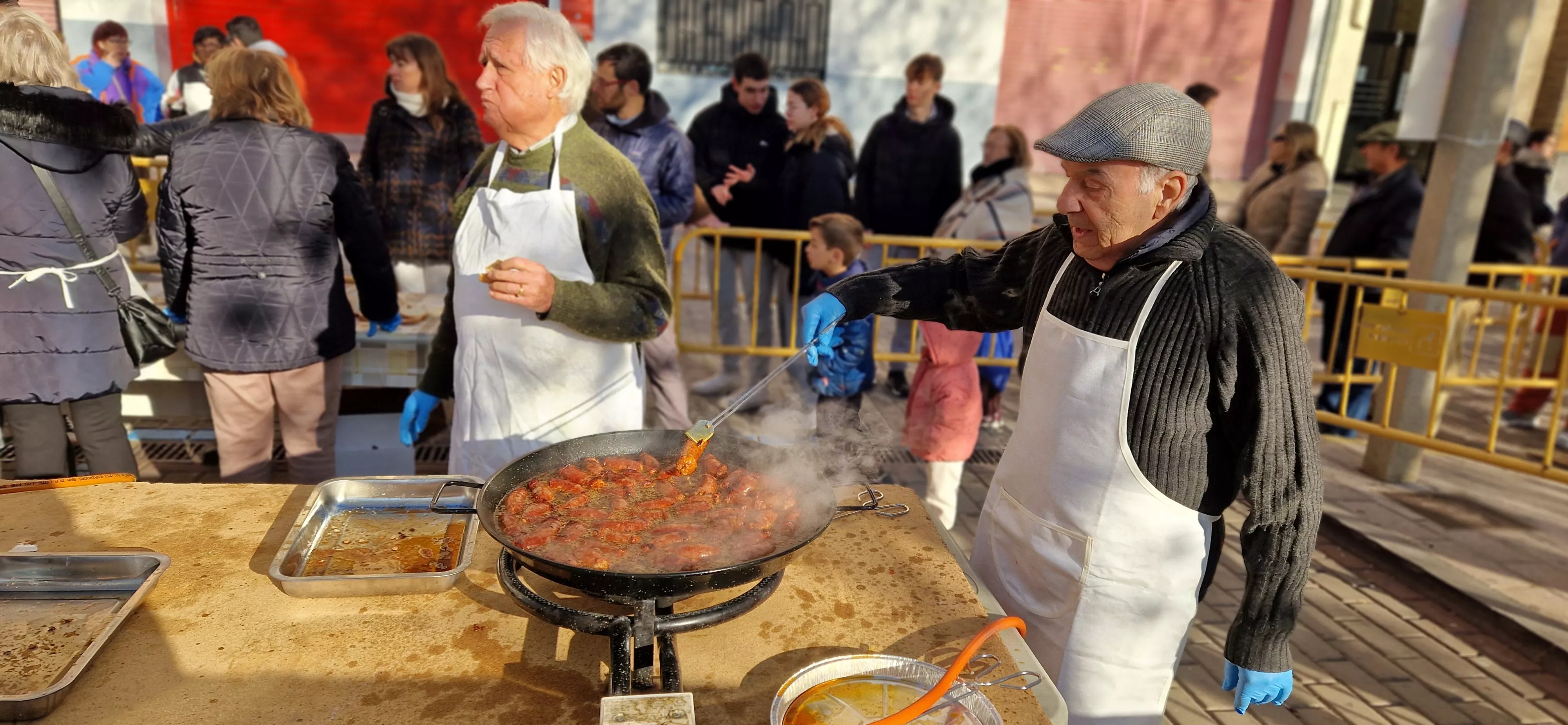 Almuerzo previo a la bendición de animales por San Antón. Foto Myriam Martínez 