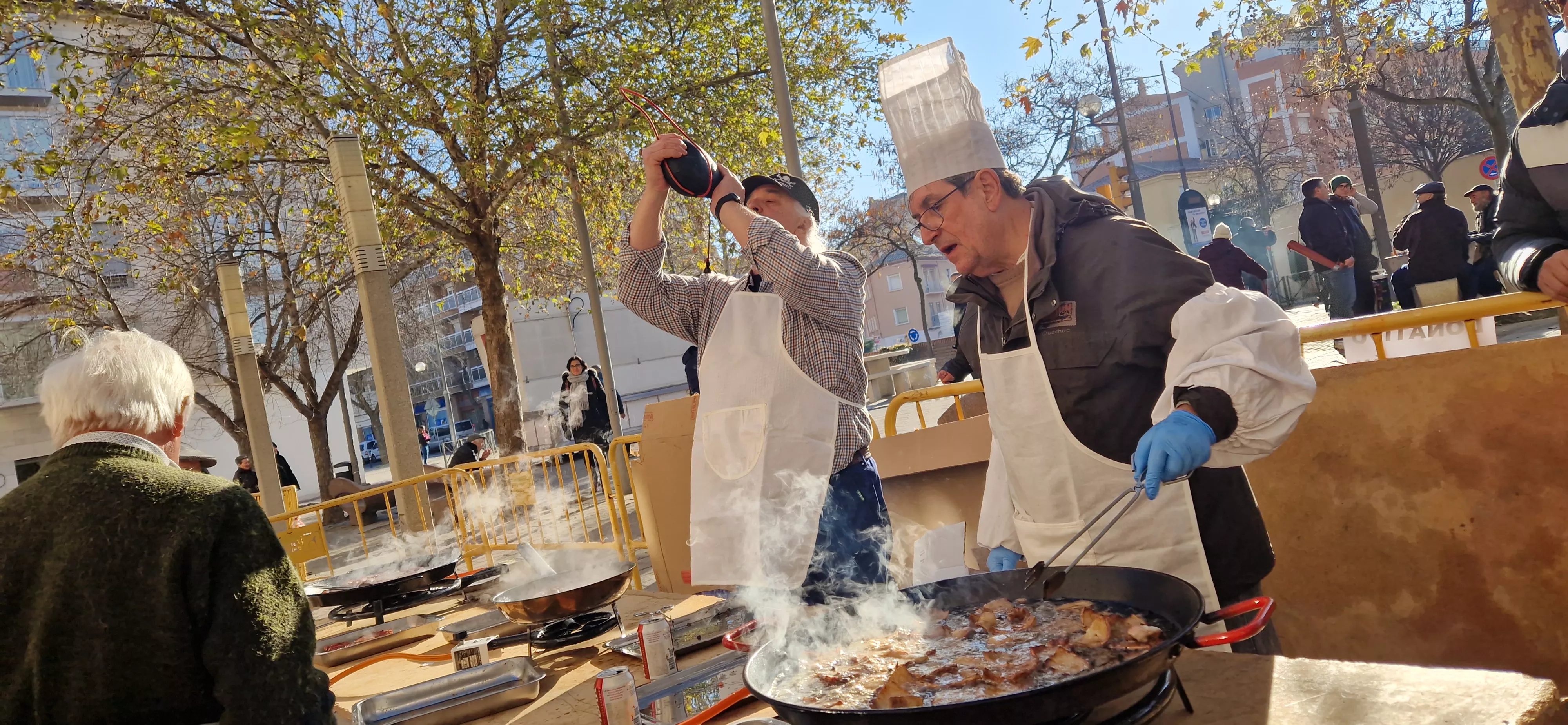Almuerzo previo a la bendición de animales por San Antón. Foto Myriam Martínez 
