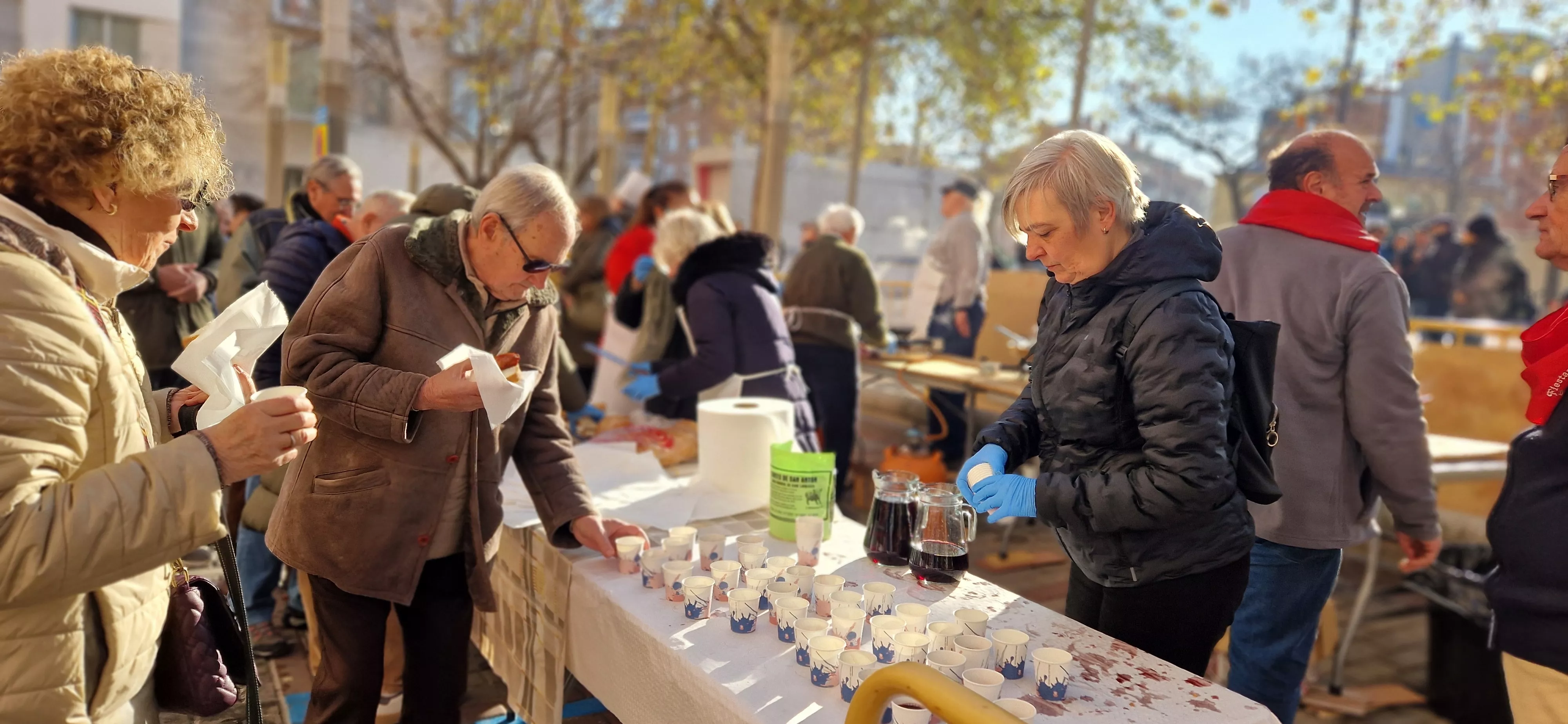 Almuerzo previo a la bendición de animales por San Antón. Foto Myriam Martínez 