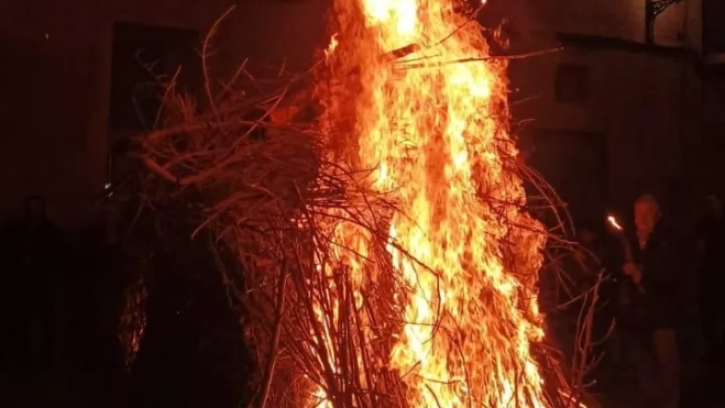 Hoguera de San Sebastián en Bolea Hoguera de San Sebastián en Bolea