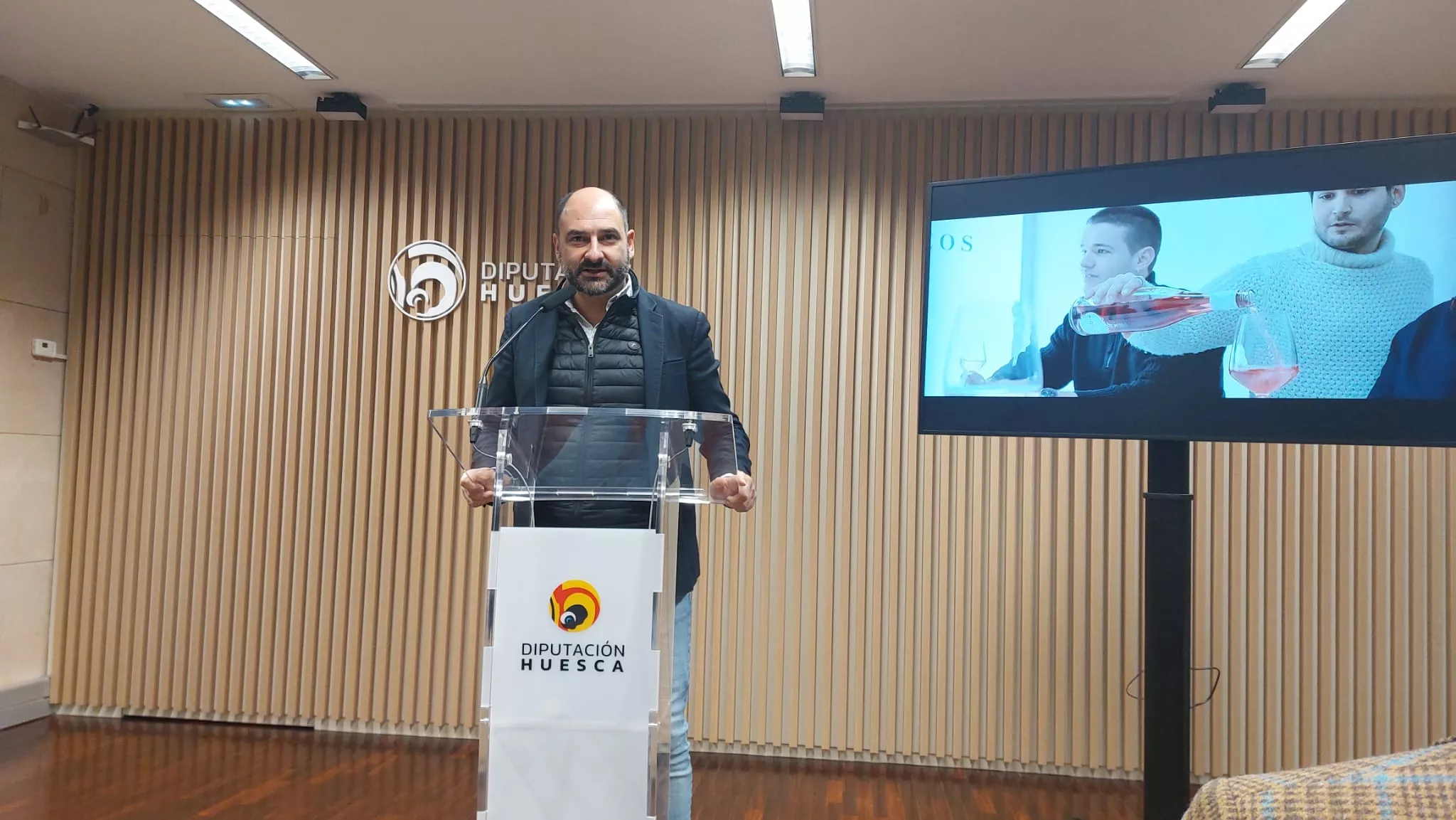 Presentación del Bus del Vino del Somontano