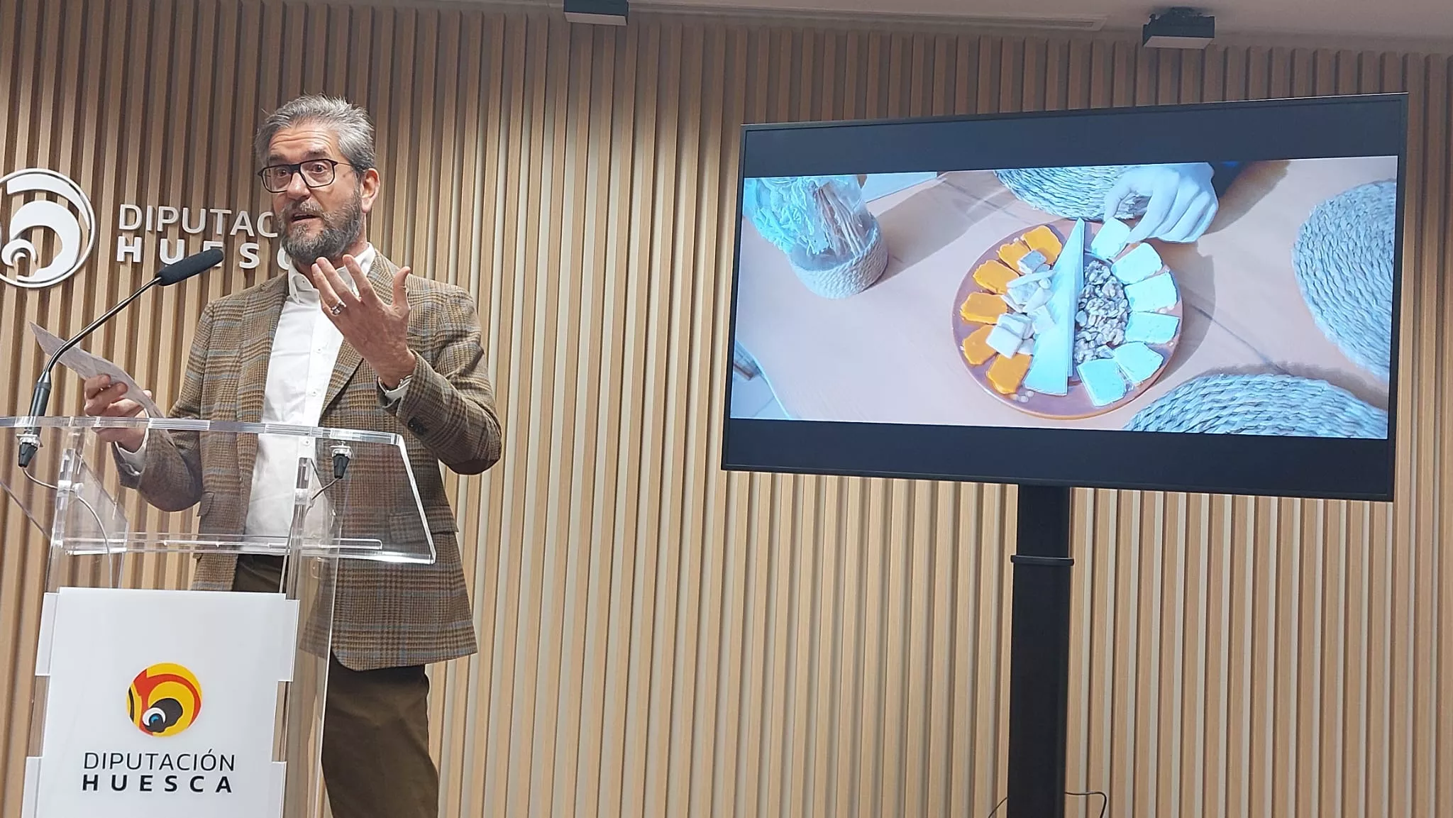 Presentación del Bus del Vino del Somontano