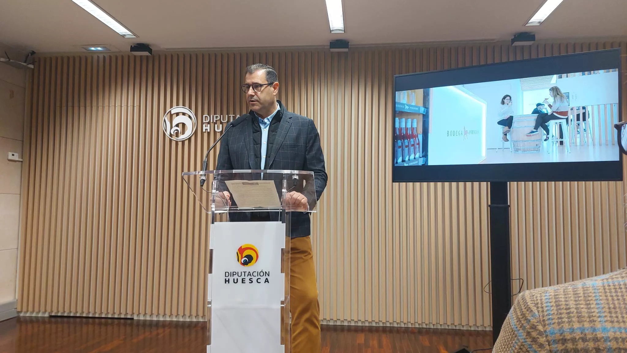 Presentación del Bus del Vino del Somontano