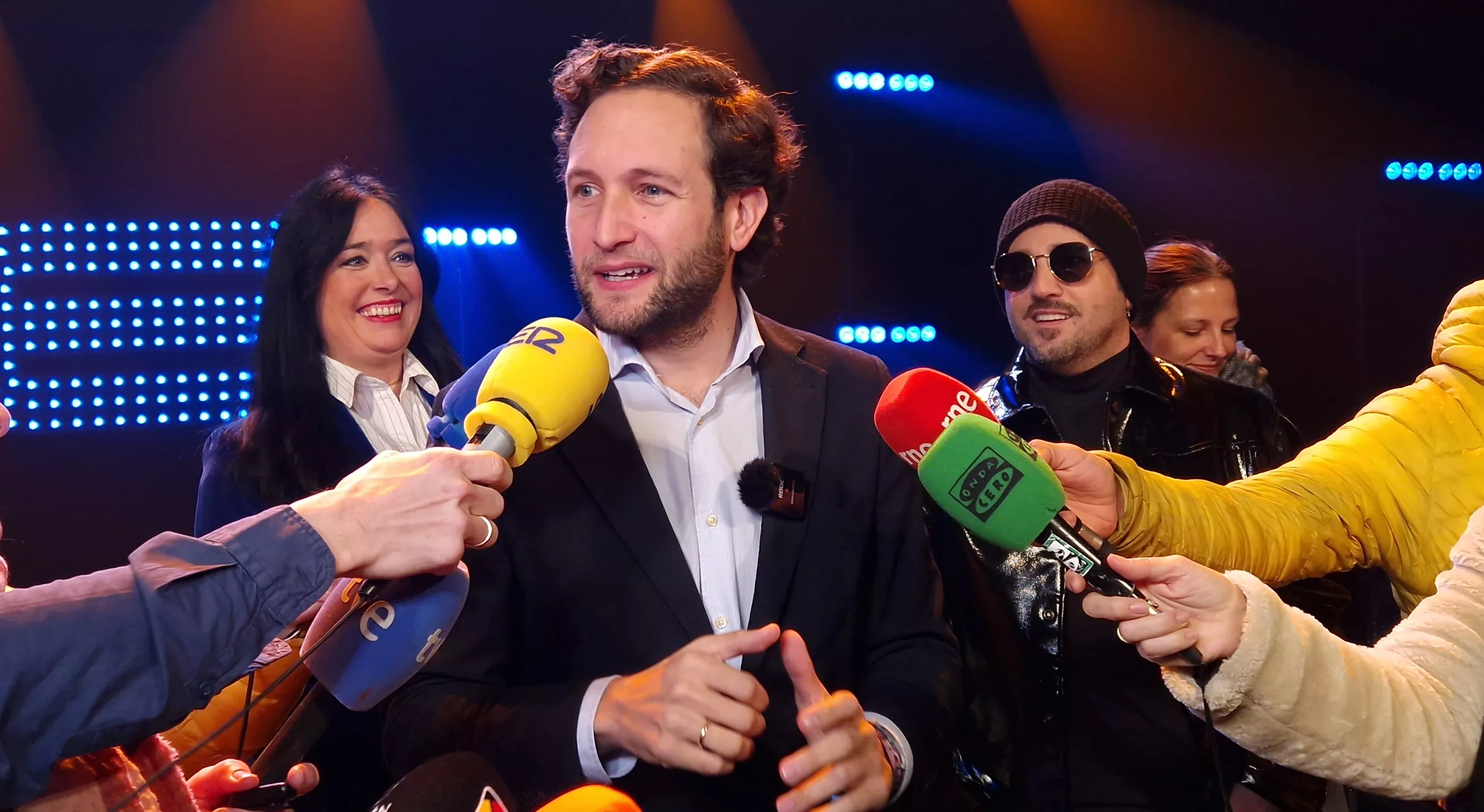 Isaac Claver explica la presencia de David Bustamante en Huesca. Foto Myriam Martínez