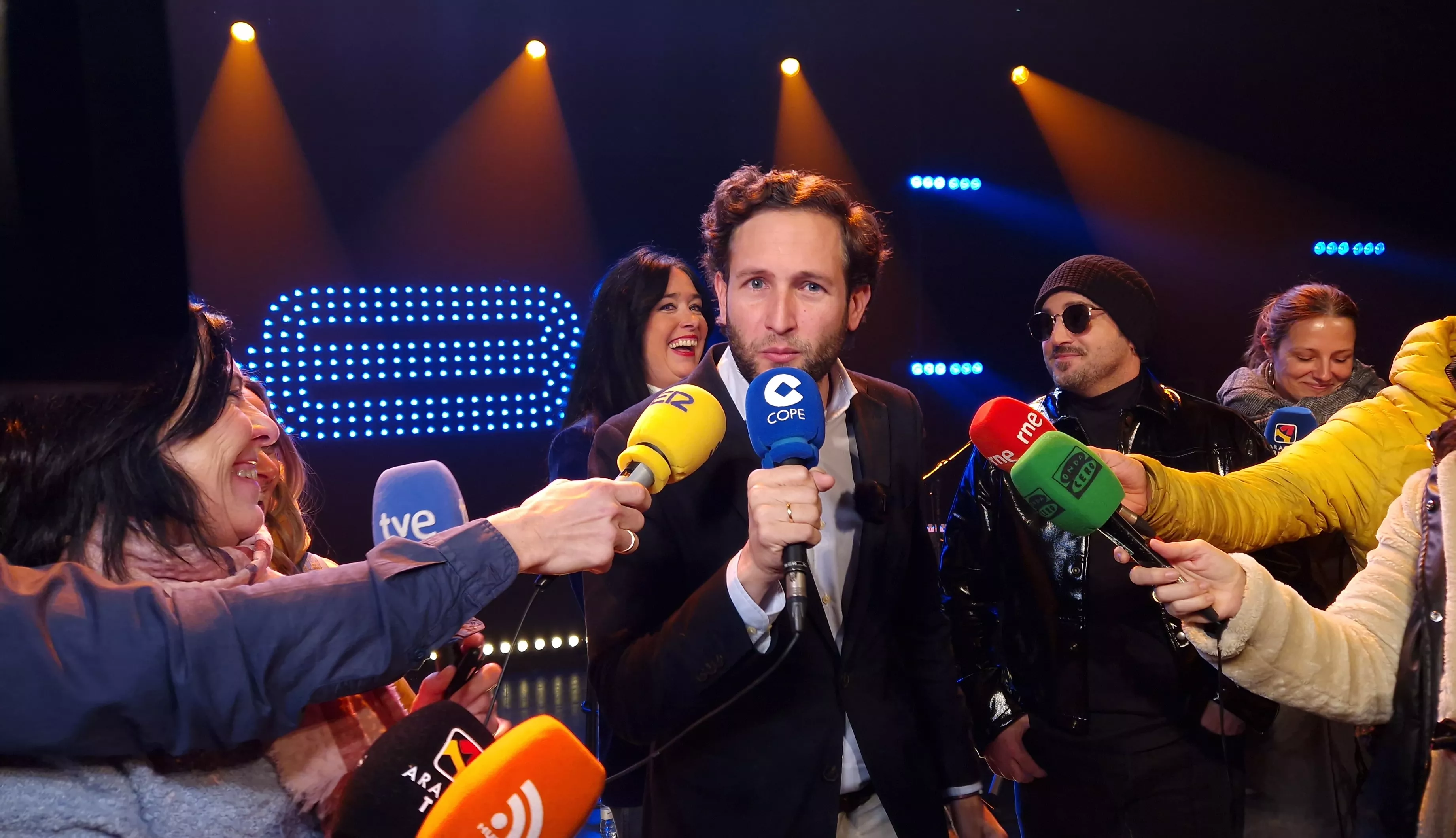 El presidente ha emulado a David Bustamante por unos instantes. Foto Myriam Martínez