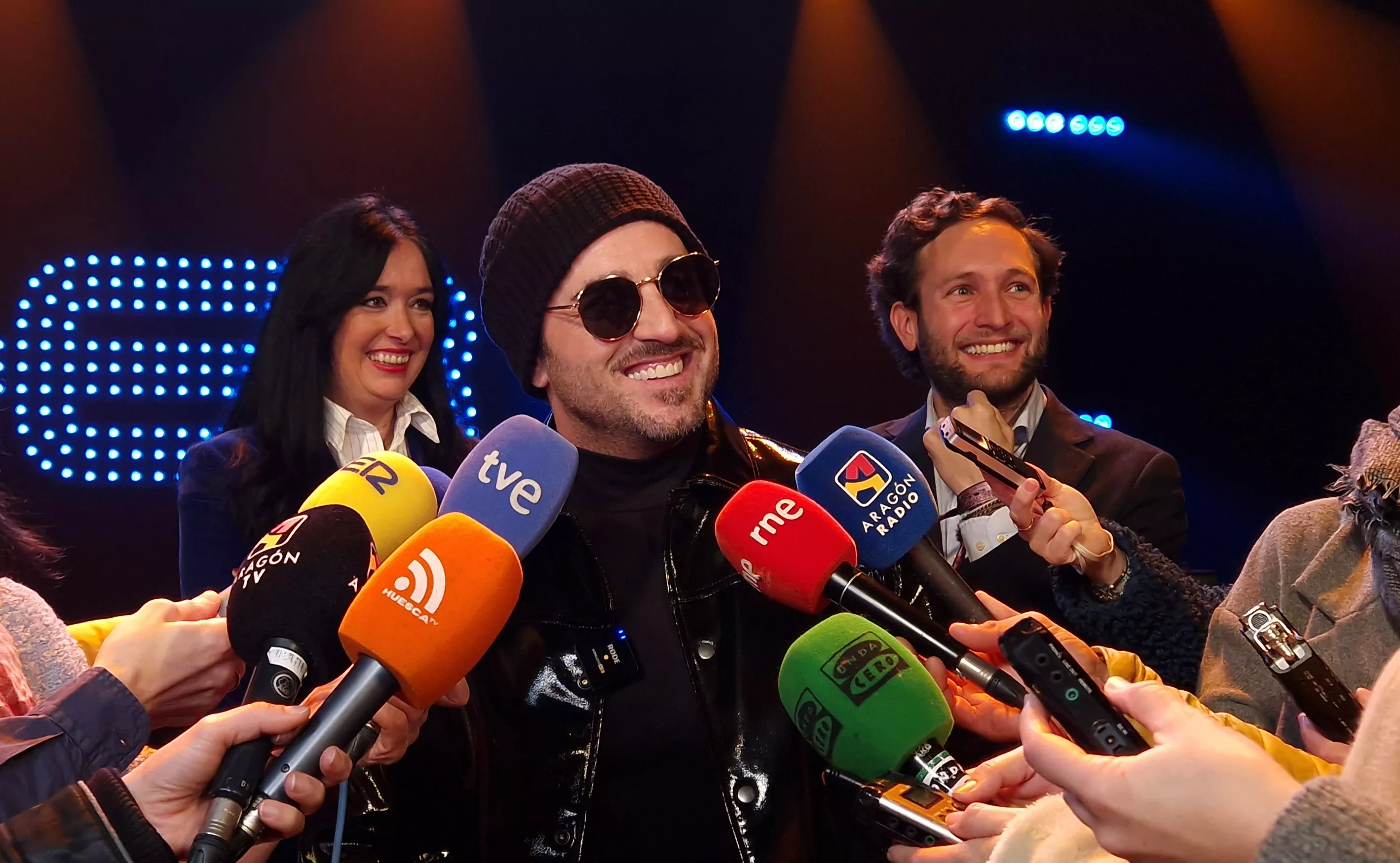 David Bustamante, entre Lorena Orduna e Isaac Claver. Foto Myriam Martínez David Bustamante, entre Lorena Orduna e Isaac Claver. Foto Myriam Martínez