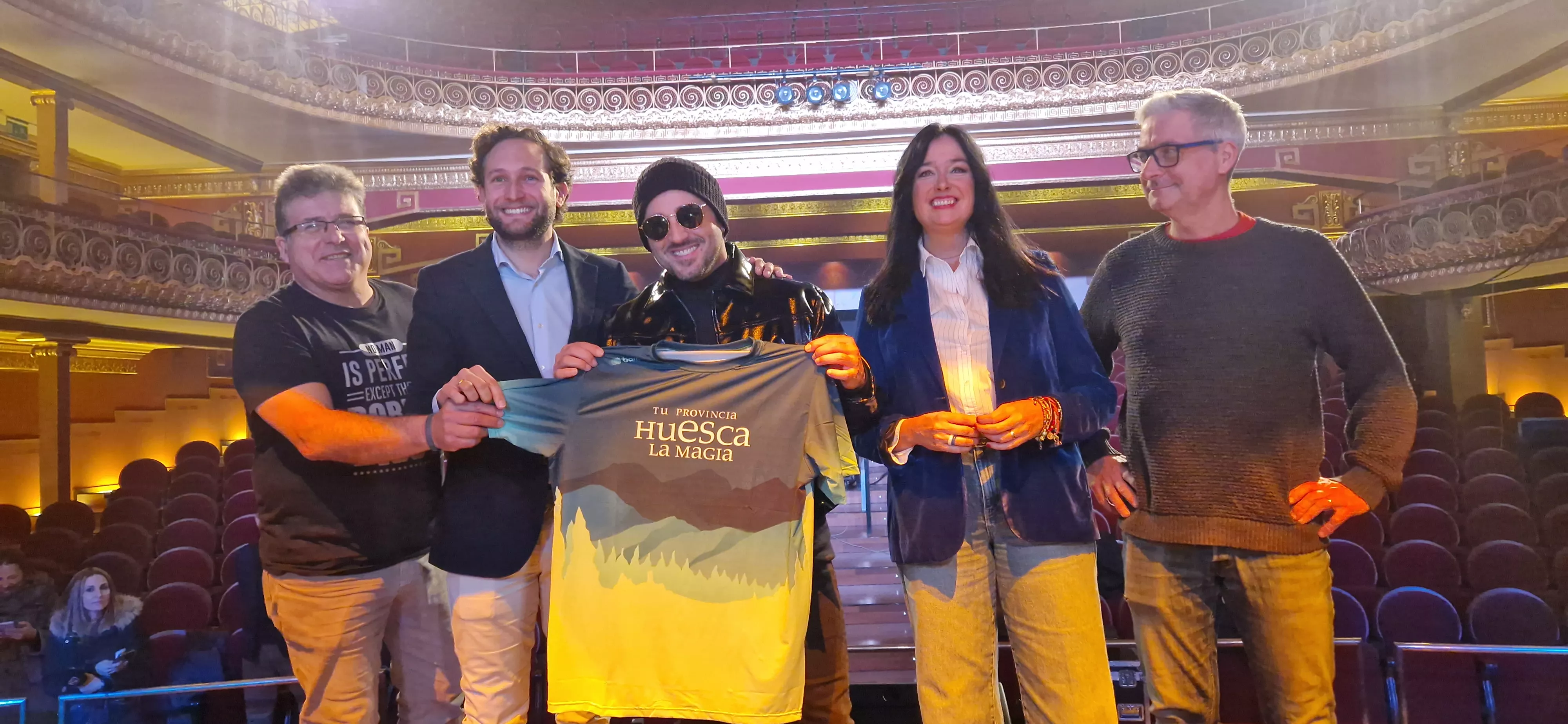 David Bustamante ha recibido varios obsequios de Claver y Orduna. Foto Myriam Martínez