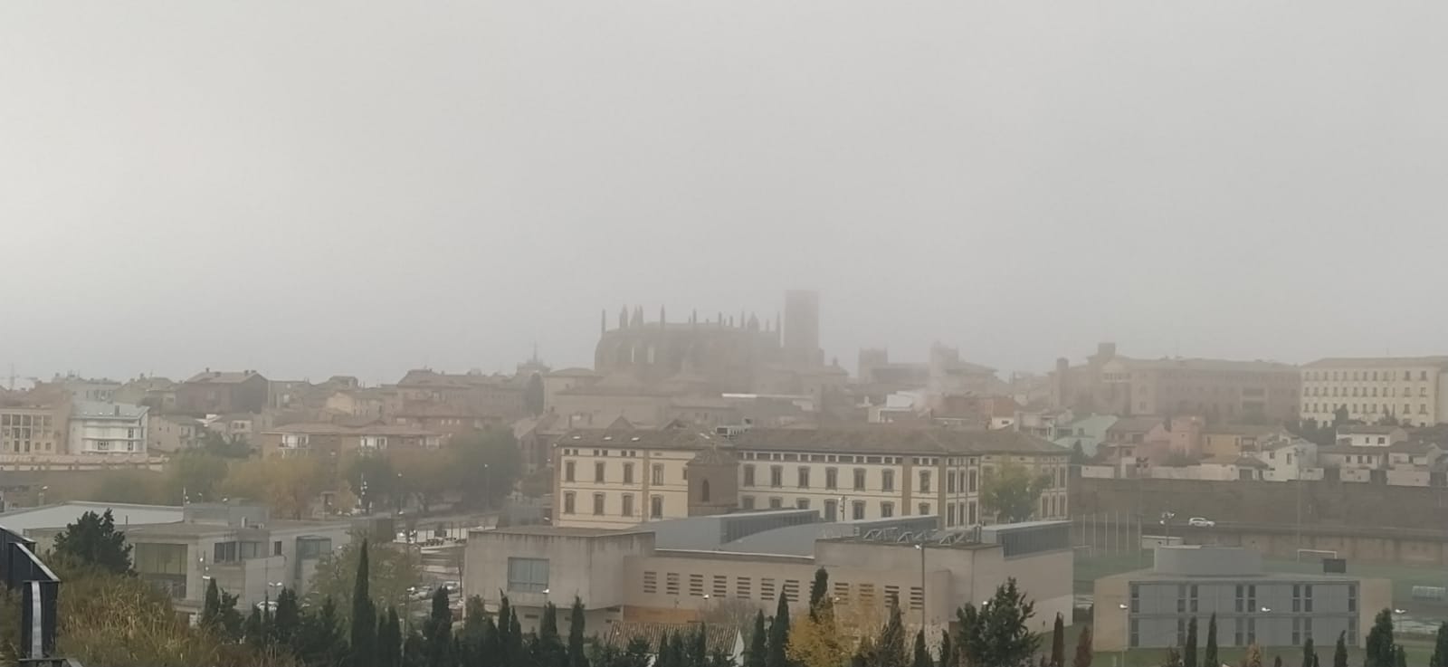 Se prevé una bajada de temperaturas y bancos de niebla en Huesca. Foto Joaquín Santafé 
