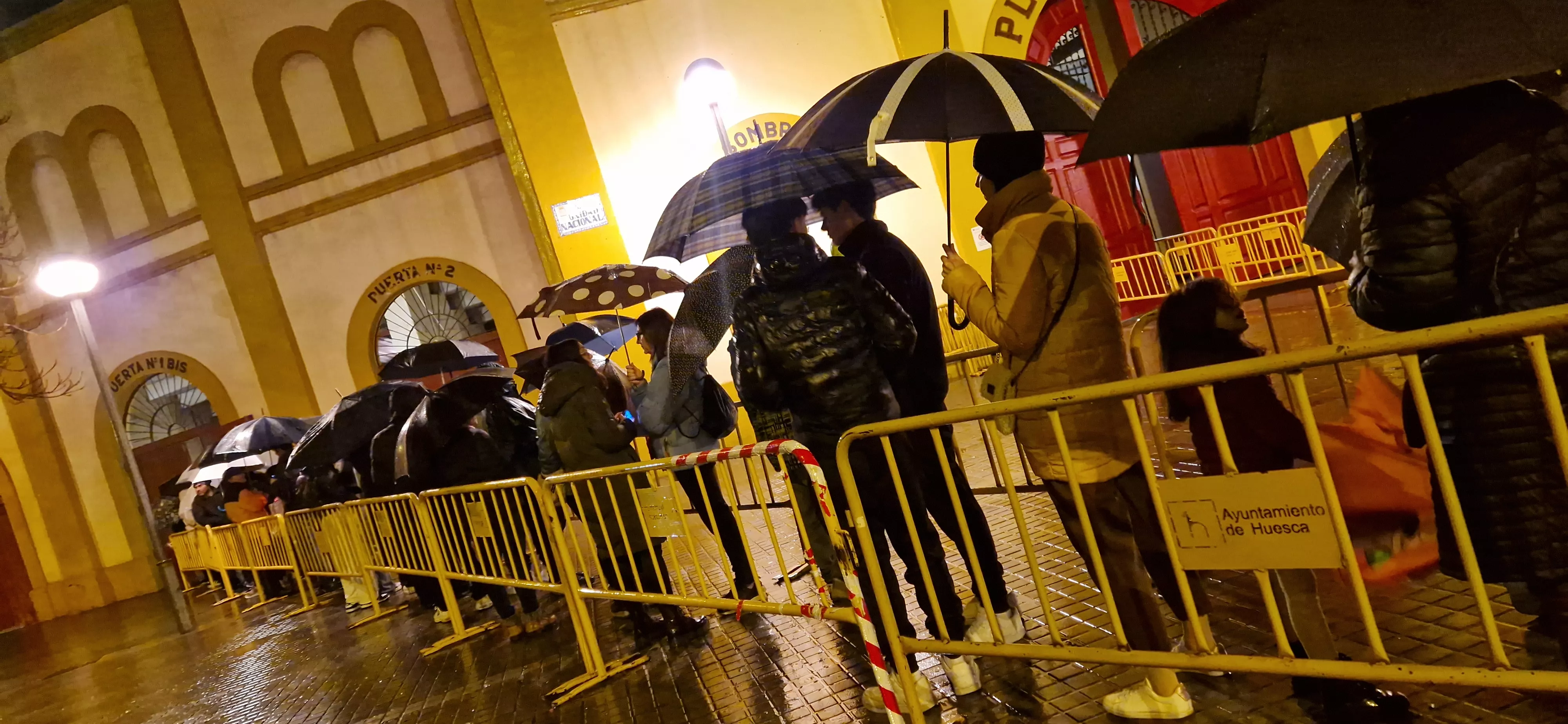 Víspera de San Vicente, sin hoguera y a cubierto. Foto Myriam Martínez 