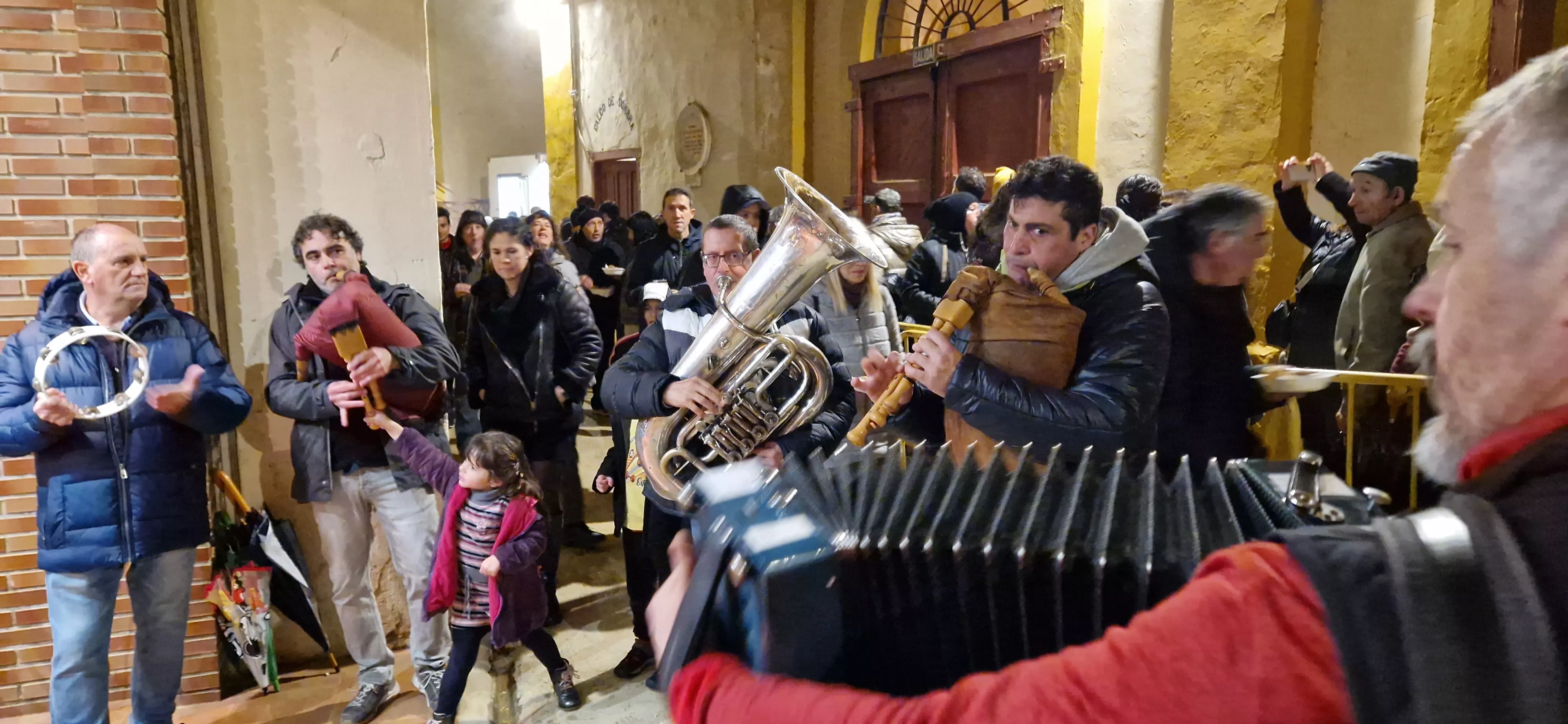 Víspera de San Vicente, sin hoguera y a cubierto. Foto Myriam Martínez 