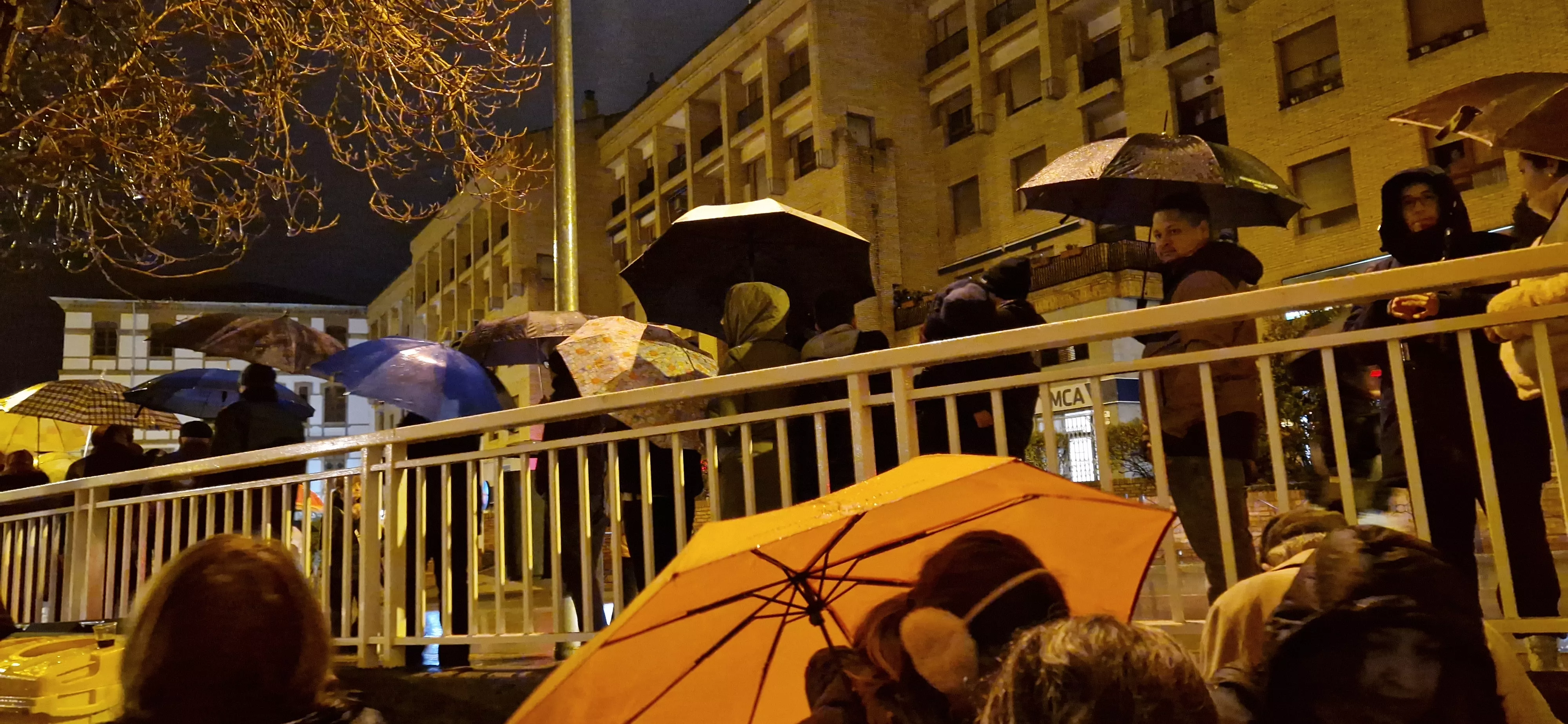 Víspera de San Vicente, sin hoguera y a cubierto. Foto Myriam Martínez 