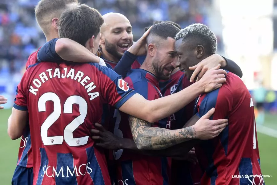 El Huesca vive su tercera mejor temporada de la historia en Segunda División