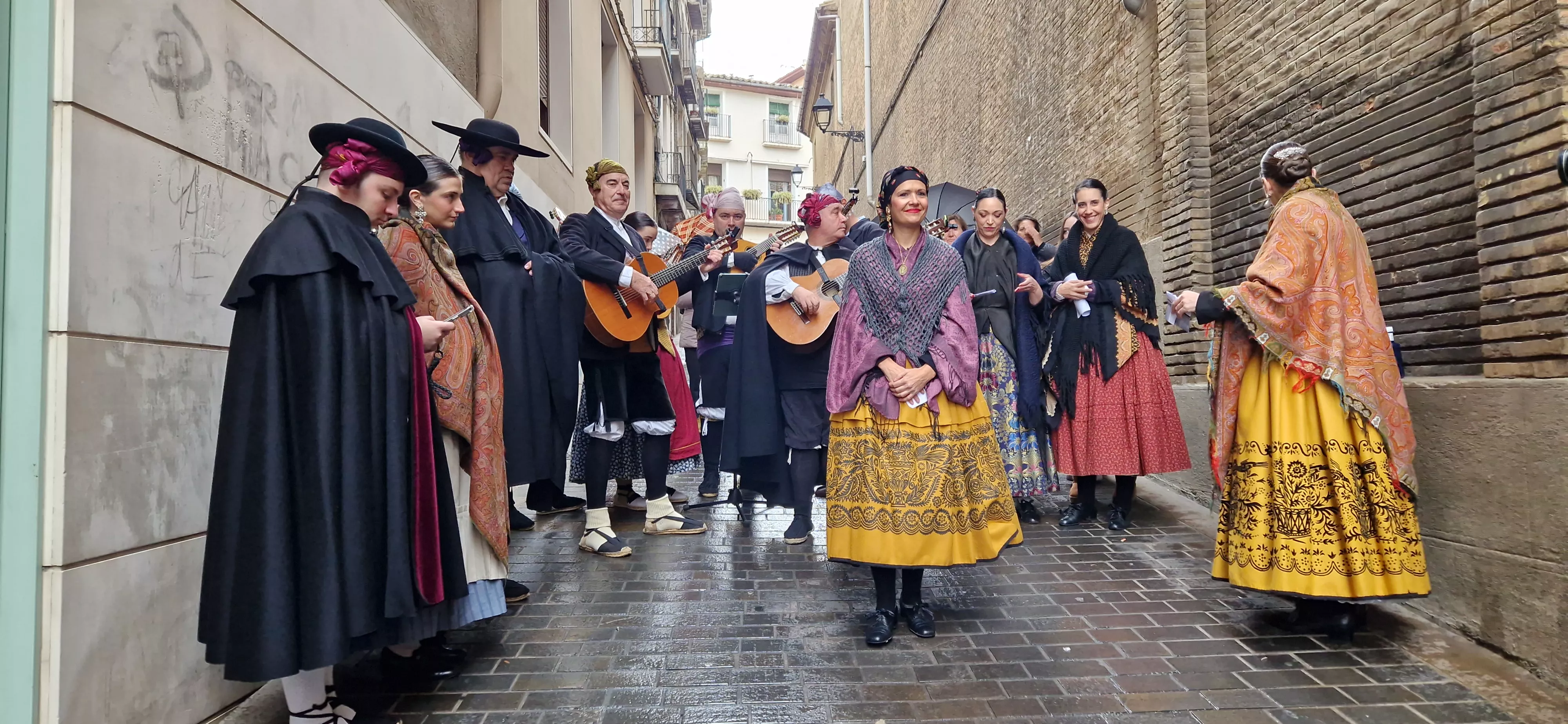 Ronda a San Vicente 2025 con Elenco Aragonés y el Grupo San Lorenzo. Foto Myriam Martínez