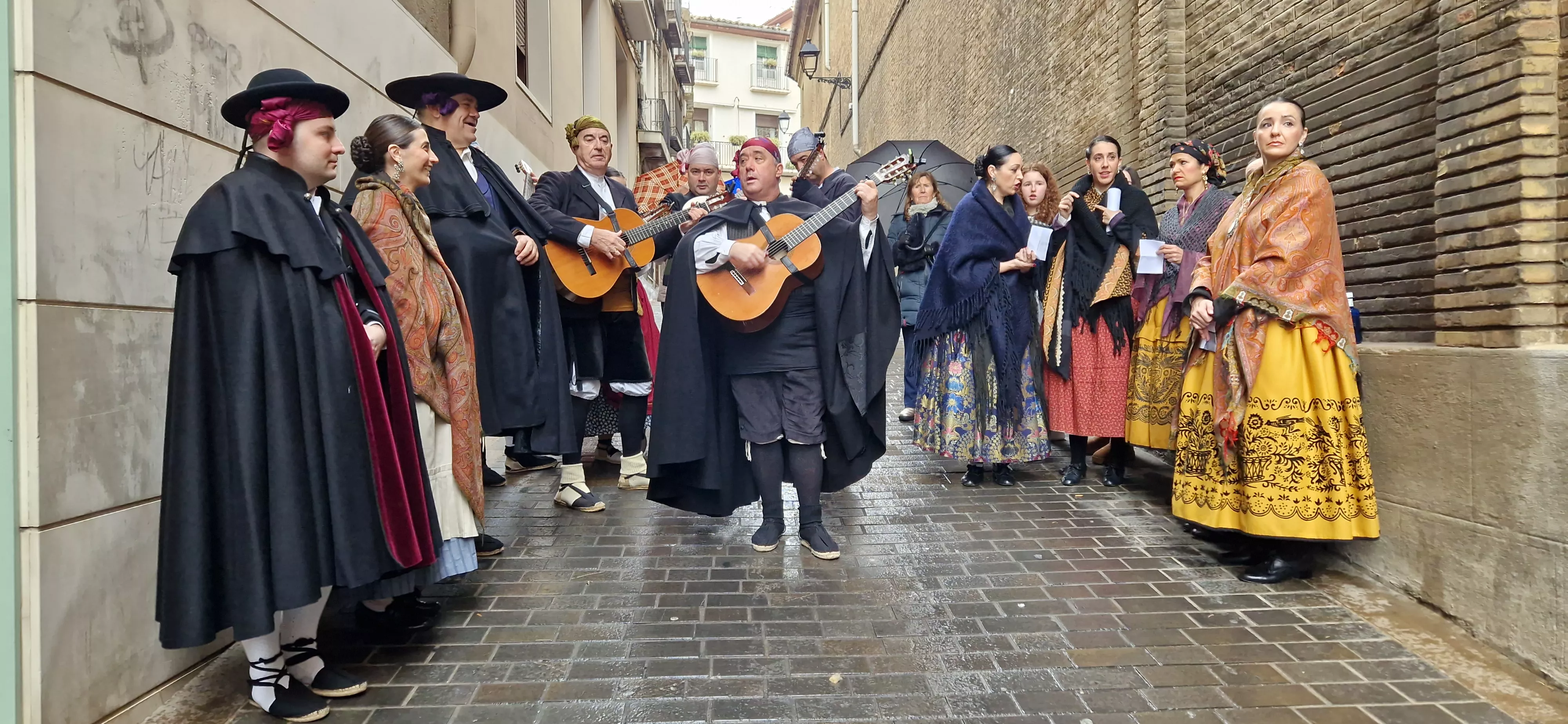Ronda a San Vicente 2025 con Elenco Aragonés y el Grupo San Lorenzo. Foto Myriam Martínez
