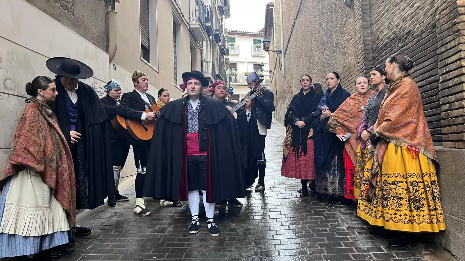 Ronda a San Vicente 2025 con Elenco Aragonés y el Grupo San Lorenzo. Foto Mercedes Manterola