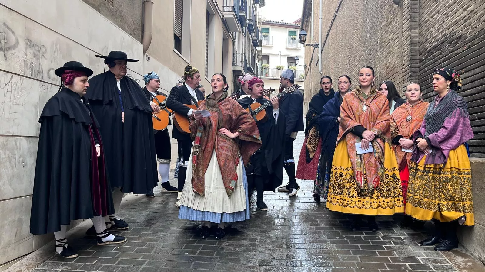 Ronda a San Vicente 2025 con Elenco Aragonés y el Grupo San Lorenzo. Foto Mercedes Manterola