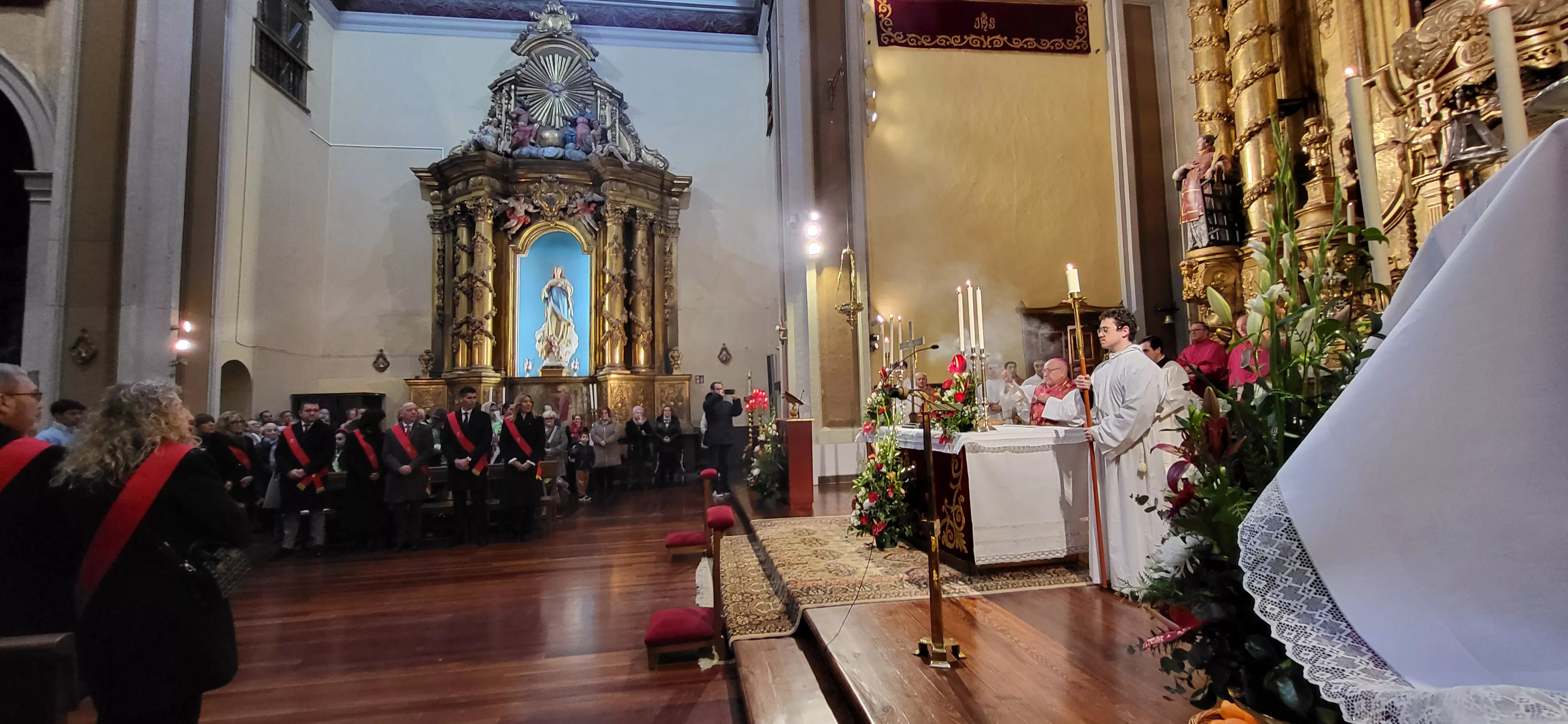 Misa en la iglesia de San Vicente el Real en la fiesta del copatrón de Huesca. Foto Mercedes Manterola