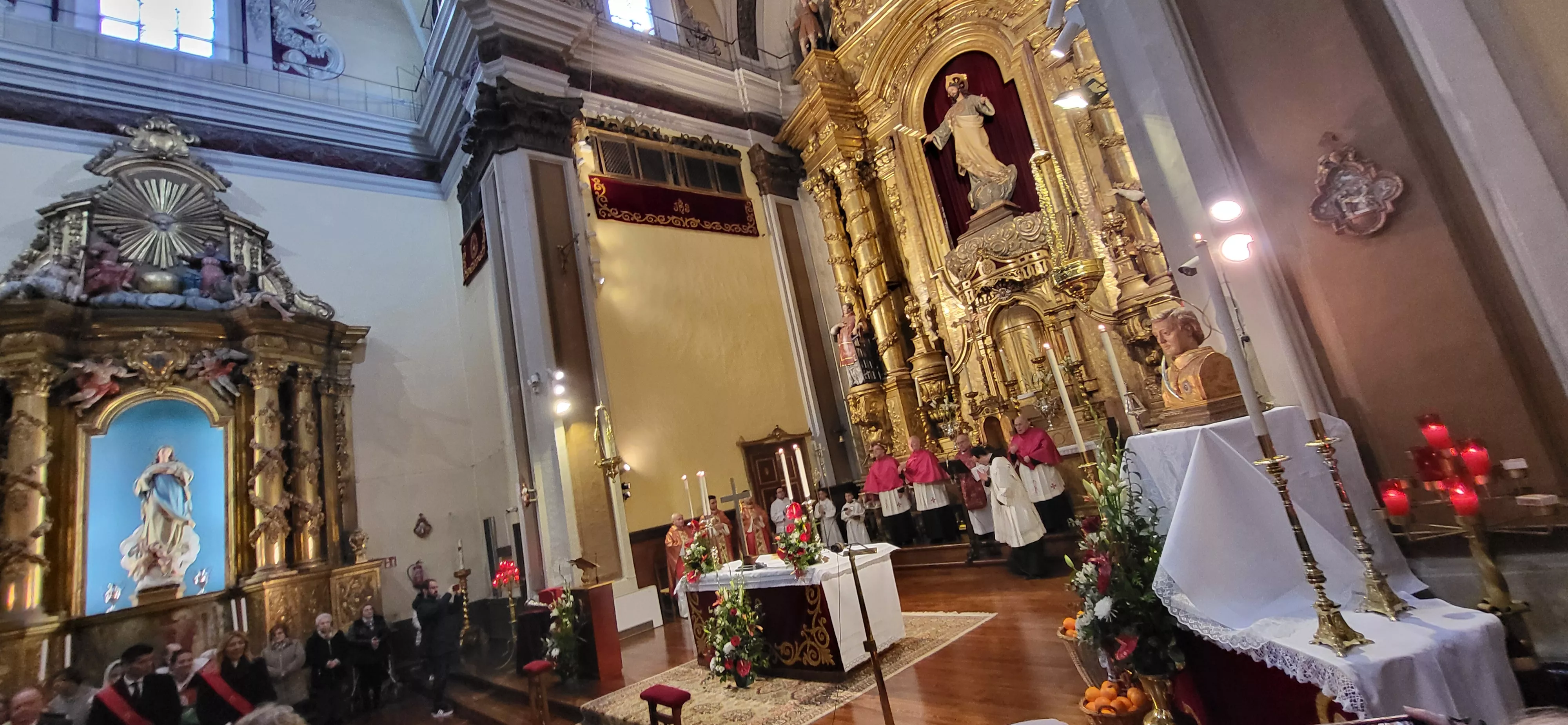 Misa en la iglesia de San Vicente el Real en la fiesta del copatrón de Huesca. Foto Mercedes Manterola
