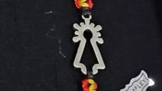 Regalo de Azcón a los miembros de la familia real. Regalo de Azcón a los miembros de la familia real.