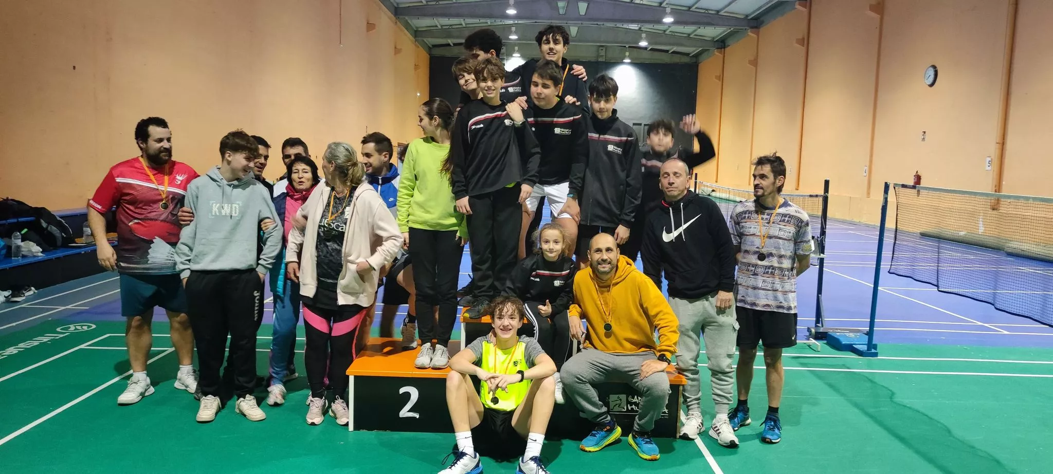 Imágenes del IV Torneo San Vicente de bádminton