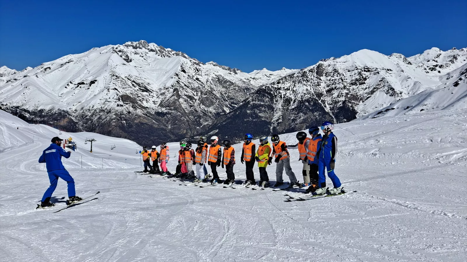 Los escolares literanos tienen la oferta de la campaña de esquí un año más.