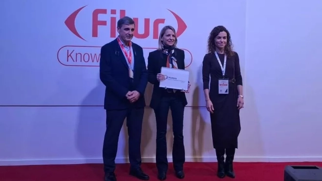 Nuria Mur ha recogido el reconocimiento a Huesca por Segittur como Destino Turístico Inteligente. Nuria Mur ha recogido el reconocimiento a Huesca por Segittur como Destino Turístico Inteligente.