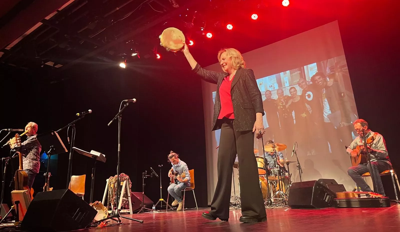 Concierto de Olga y los Ministriles “15 Aniversario” en Huesca. Foto Mercedes Manterola