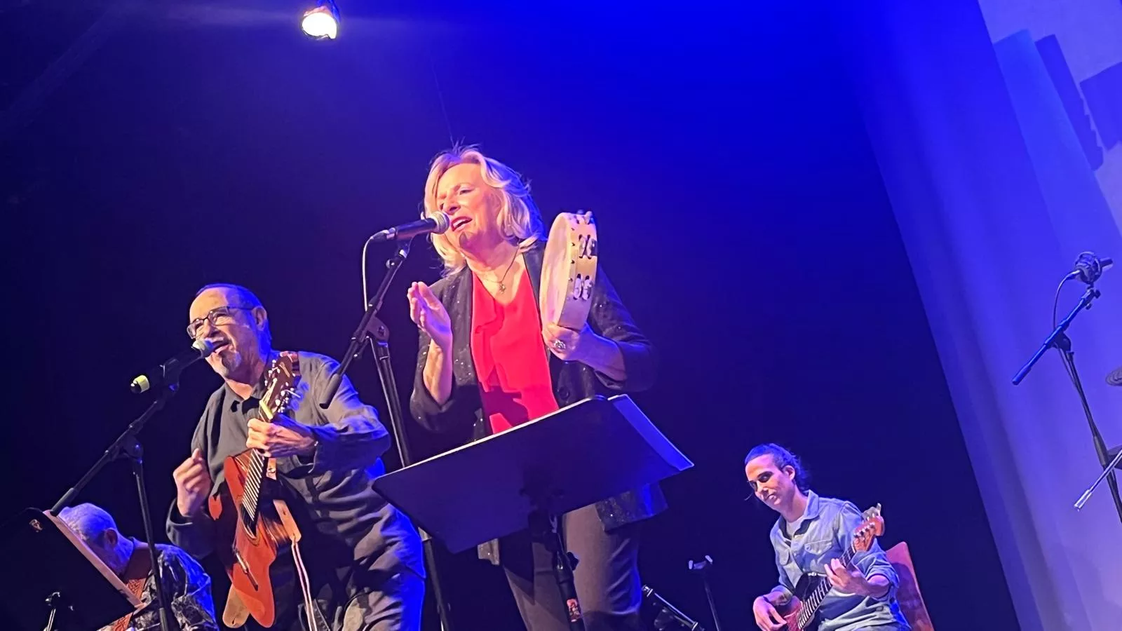 Concierto de Olga y los Ministriles “15 Aniversario” en Huesca. Foto Mercedes Manterola